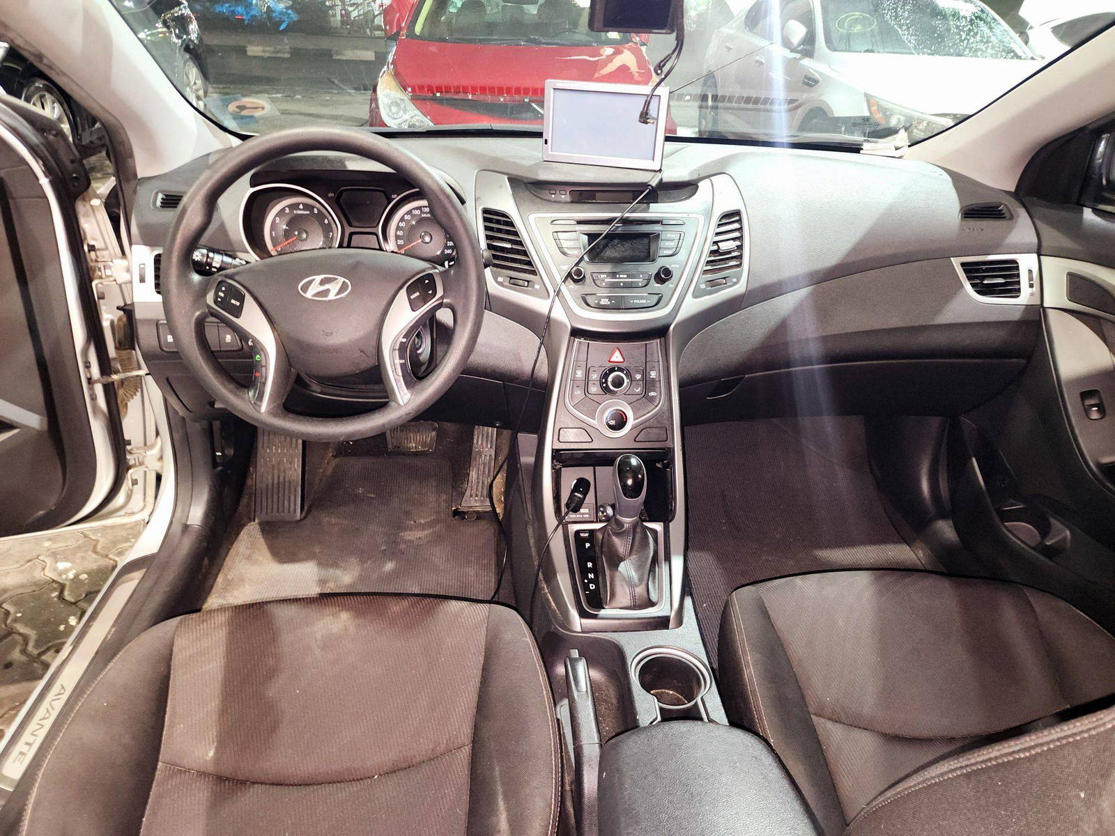 2014 HYUNDAI AVANTE — 96574 KM — Lot 048630 — Souq - Marhaba Auctions Used Cars - Image 7