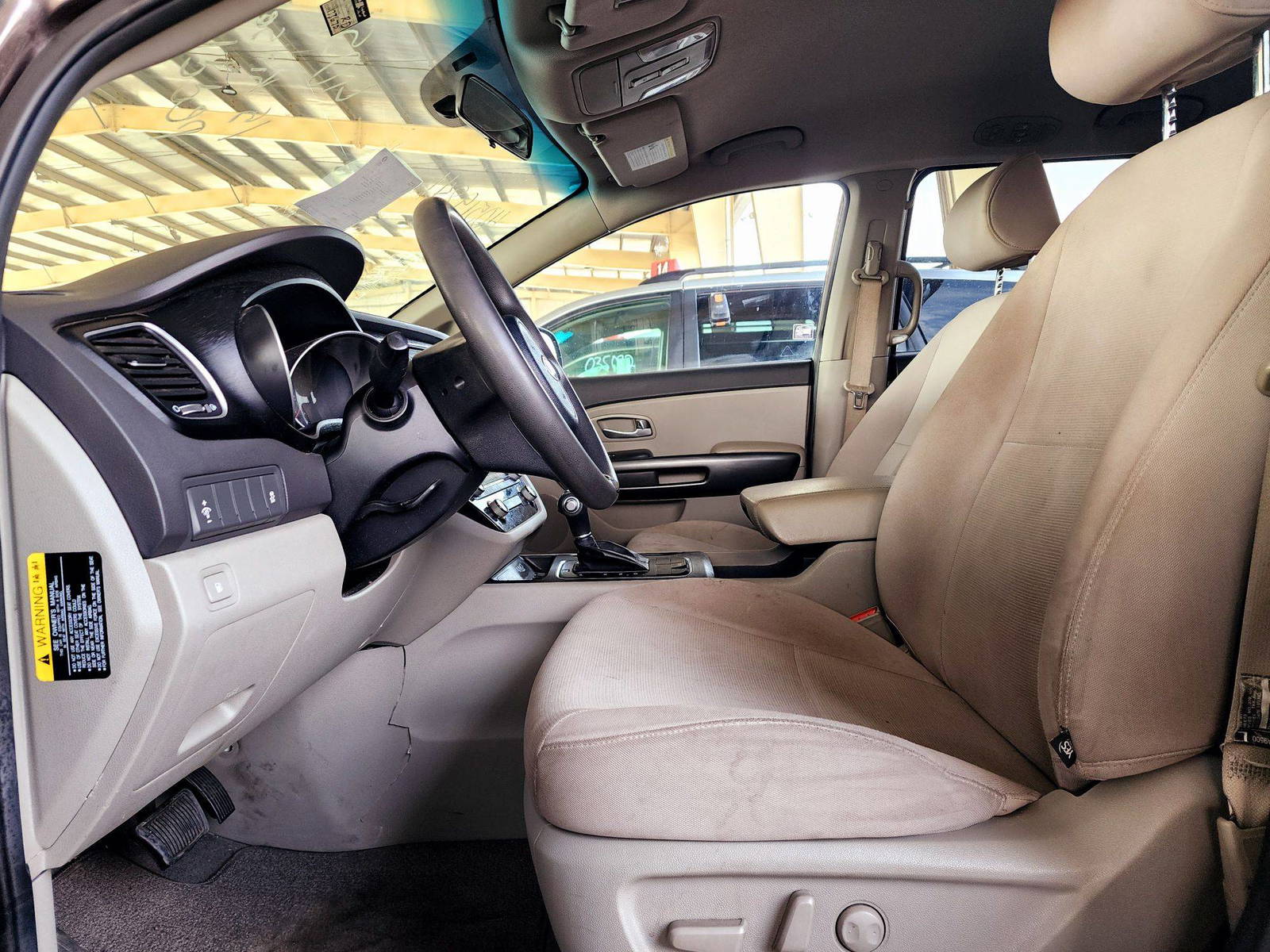 2015 KIA SEDONA — 133669 Miles — Lot 18F6043326 — Souq - Marhaba Auctions Used Cars - Image 9