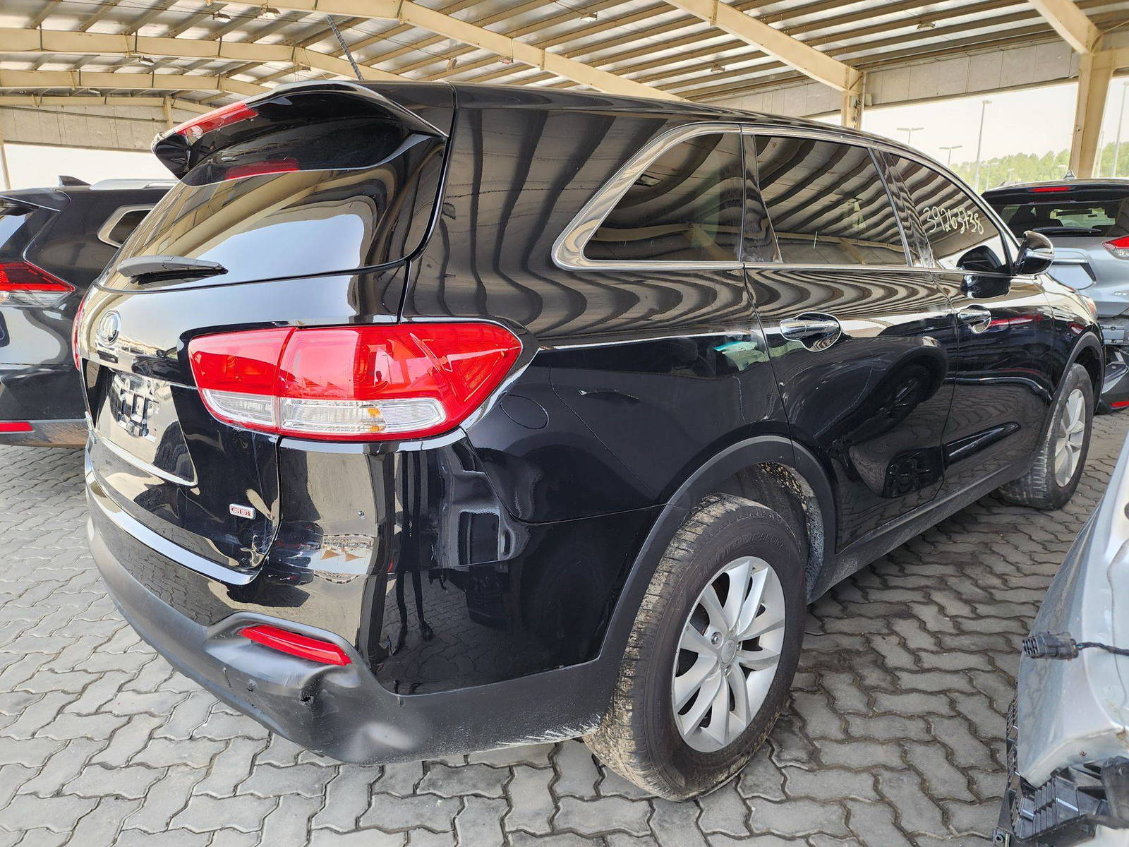 2018 KIA SORENTO — 143692 Miles — Lot 31502 — Souq - Marhaba Auctions Used Cars - Image 3