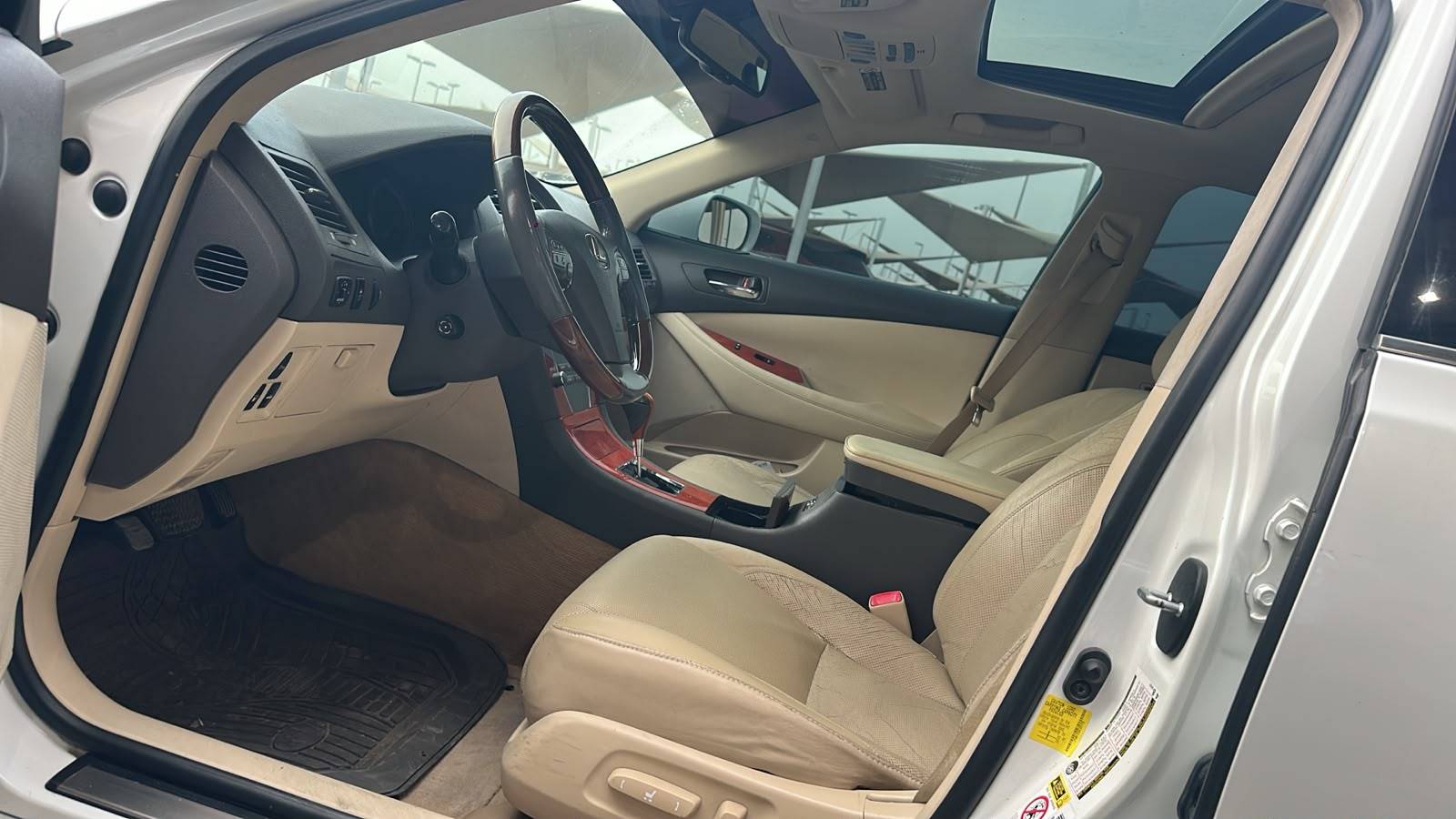 2012 LEXUS ES 350 — 239198 Miles — Lot 6C2511752 — Souq - Marhaba Auctions Used Cars - Image 9