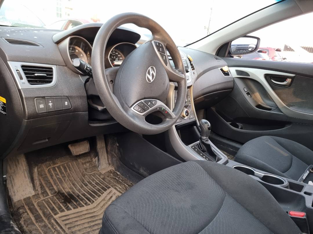 2015 HYUNDAI ELANTRA — 173264 KM — Lot 386195 — Souq - Marhaba Auctions Used Cars - Image 6