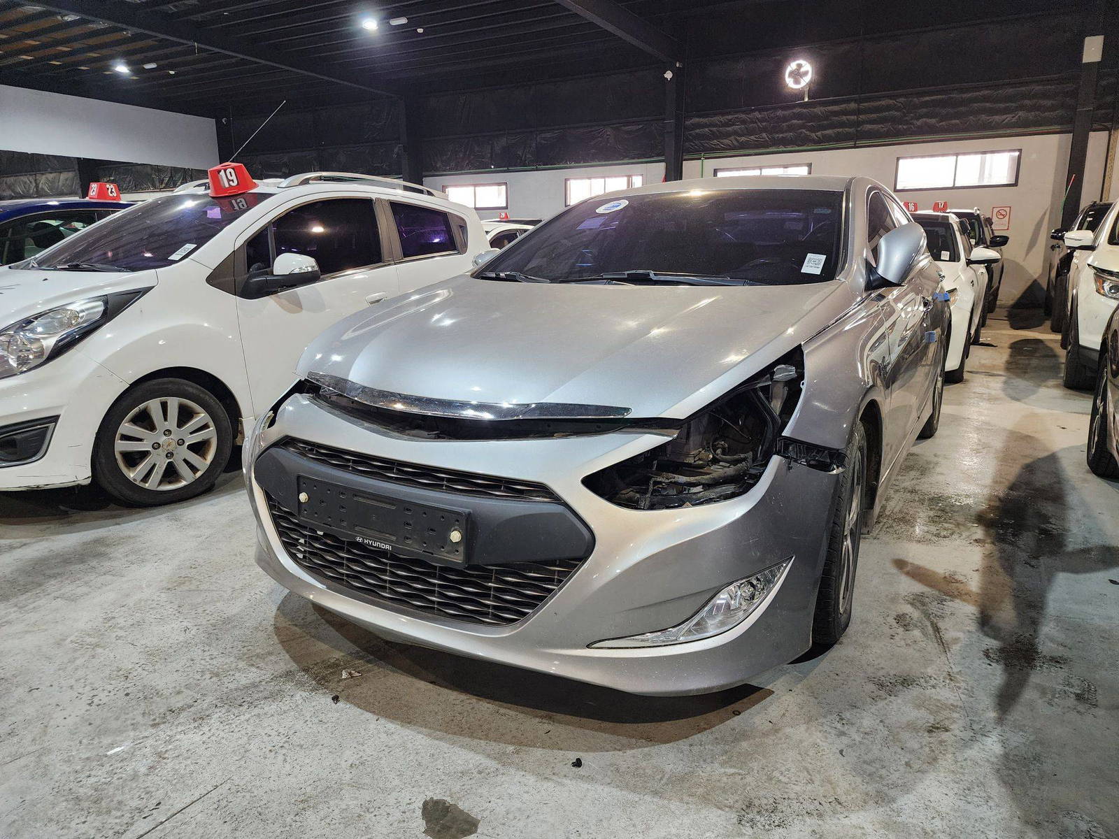 2012 HYUNDAI SONATA — 123940 KM — Lot 030977 — Al Quoz - Marhaba Auctions Used Cars - Image 4