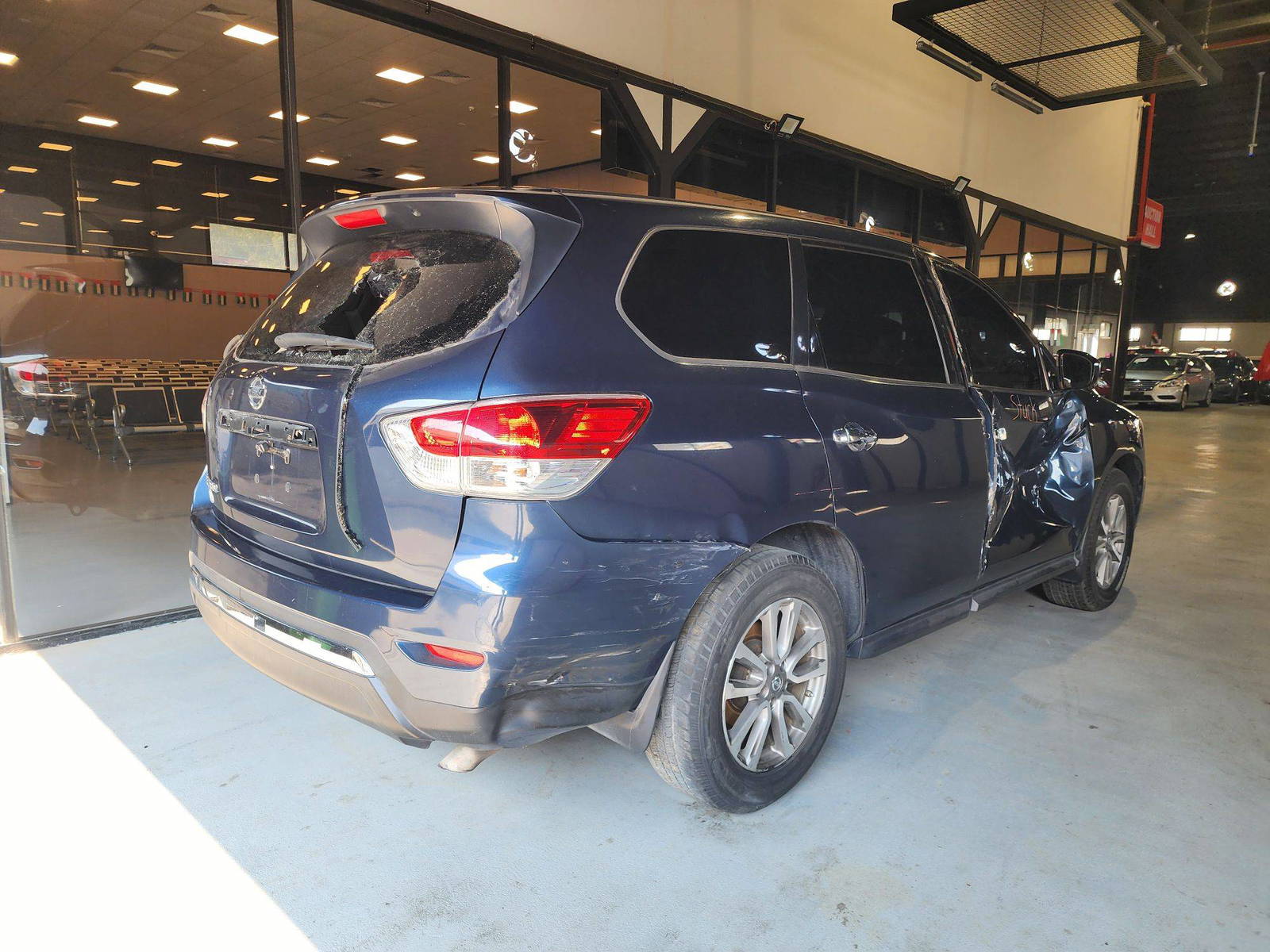 2014 NISSAN PATHFINDER — 172389 Miles — Lot 93229 — Souq - Marhaba Auctions Used Cars - Image 5
