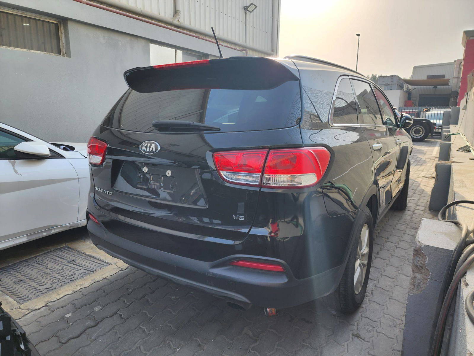 2017 KIA SORENTO — 169013 Miles — Lot 198280 — Souq - Marhaba Auctions Used Cars - Image 6