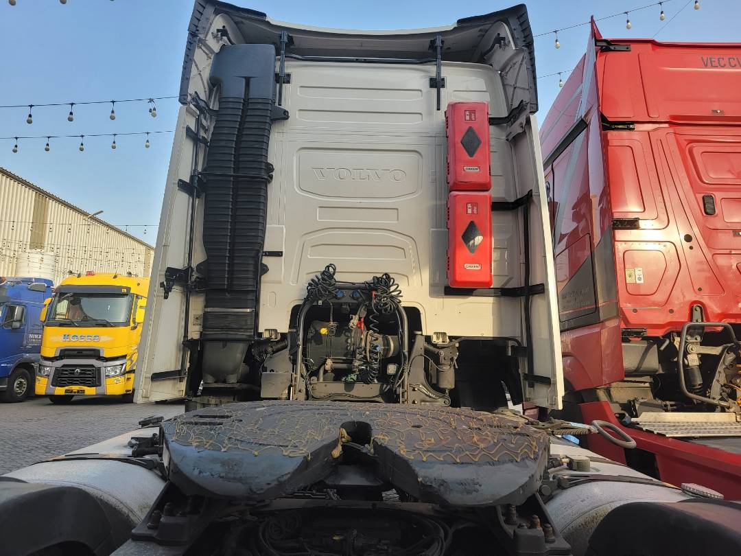 2016 VOLVO FH-Series — 1008501 KM — Lot 779253 — Main - Marhaba Auctions Used Cars - Image 6