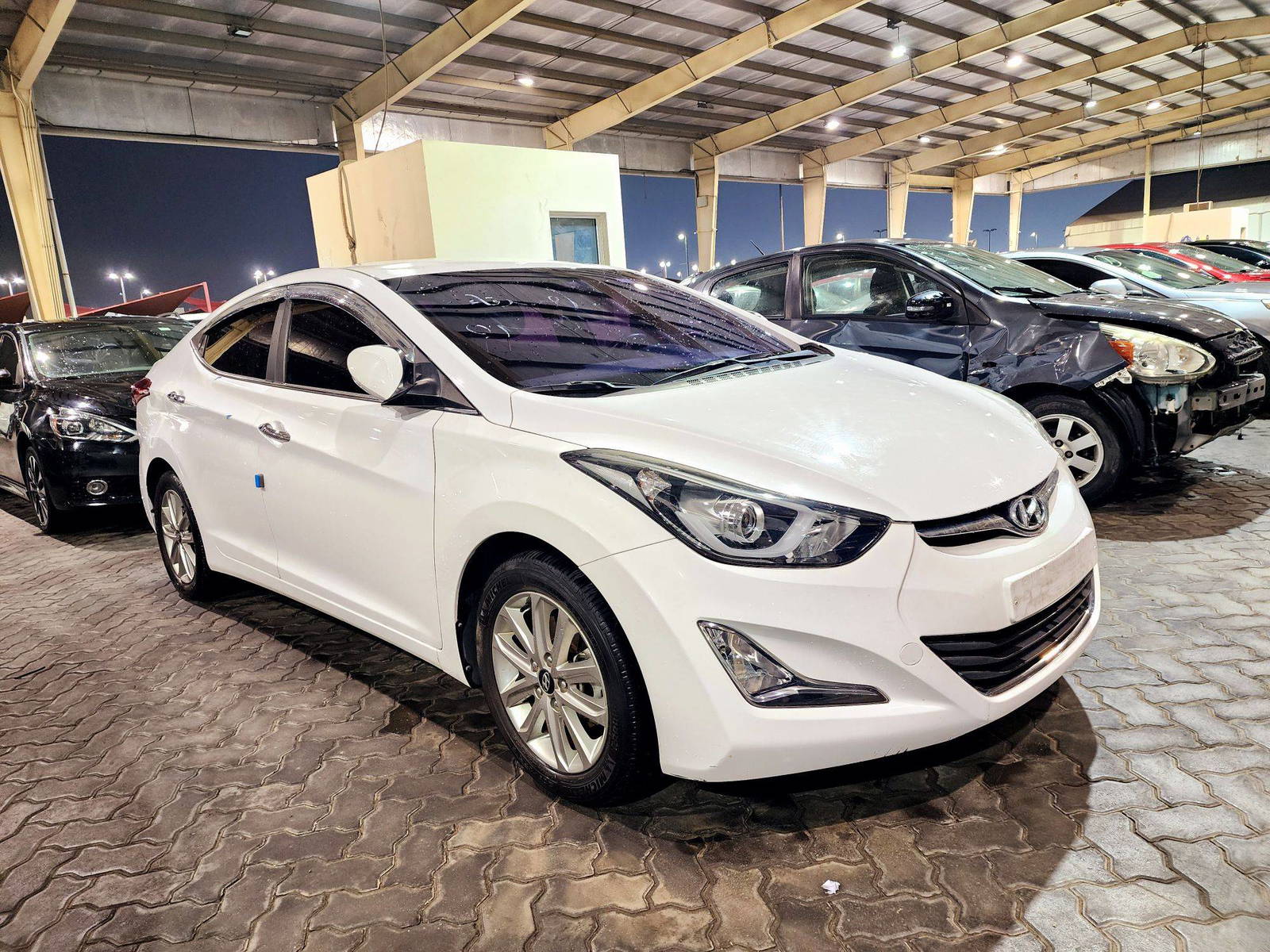 2015 HYUNDAI AVANTE — 52840 KM — Lot BFU305198 — Souq - Marhaba Auctions Used Cars - Image 4