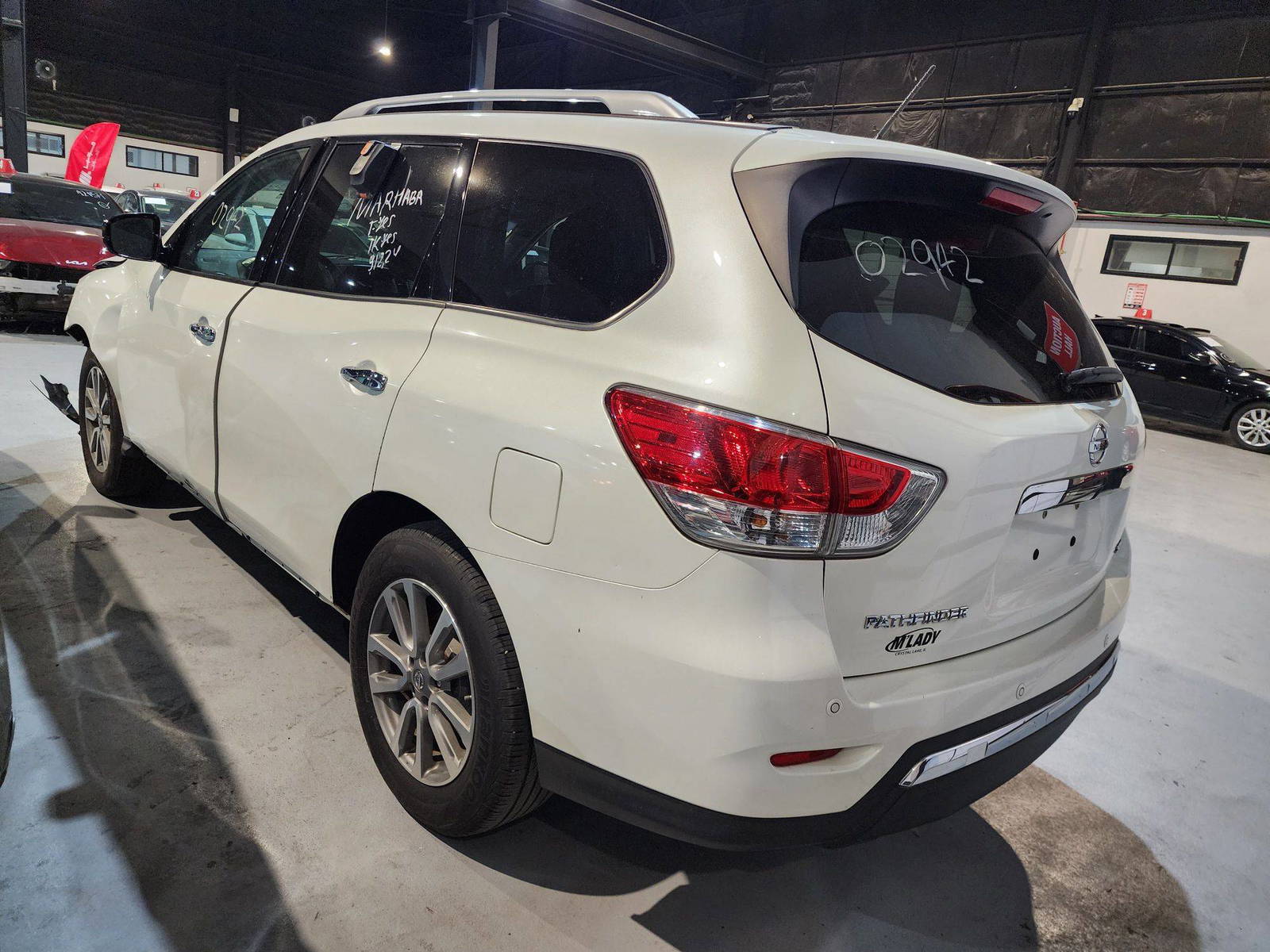2016 NISSAN PATHFINDER — 139989 Miles — Lot 35715 — Al Quoz - Marhaba Auctions Used Cars - Image 4