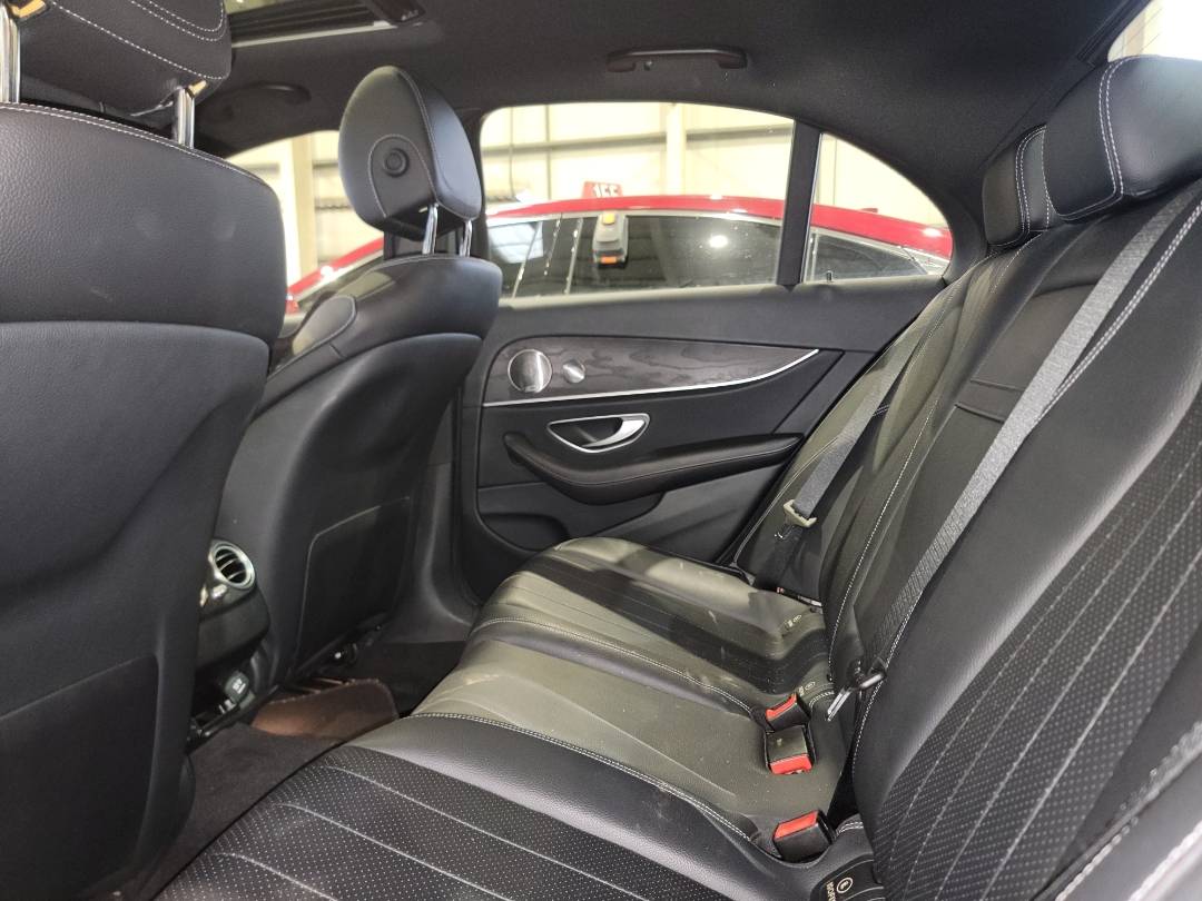 2017 MERCEDES BENZ E-300 — 67275 Miles — Lot 81494323 - Marhaba Auctions Used Cars - Image 10