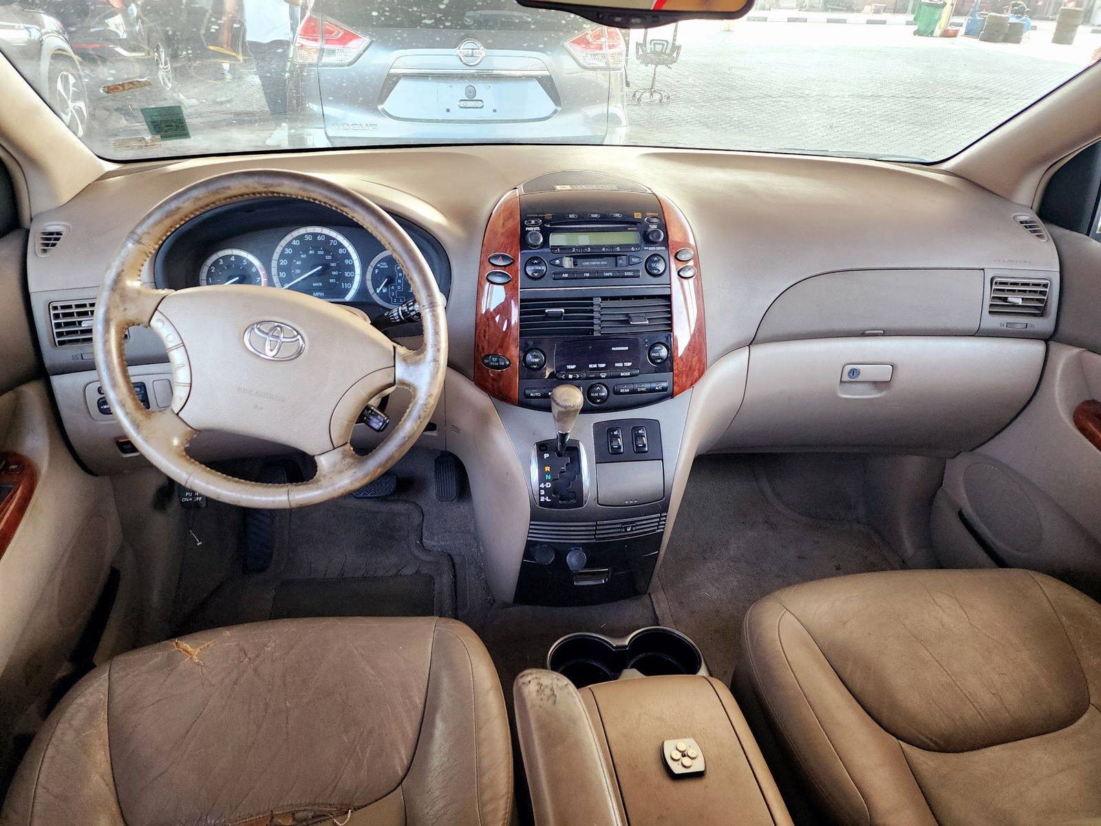 2004 TOYOTA SIENNA — 241366 Miles — Lot C54S019721 — Souq - Marhaba Auctions Used Cars - Image 7