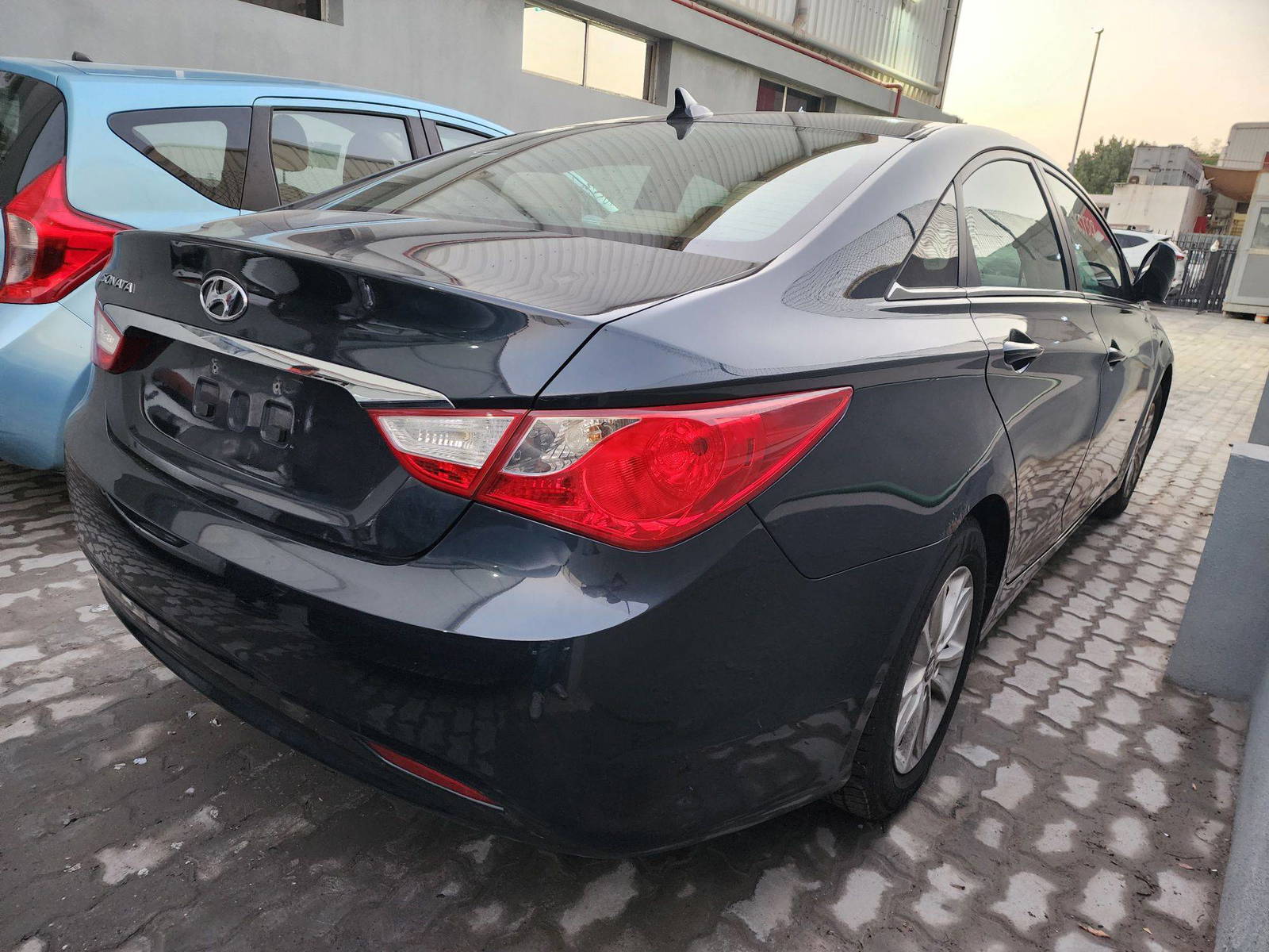 2011 HYUNDAI SONATA — 110022 Miles — Lot 3046 — Souq - Marhaba Auctions Used Cars - Image 5