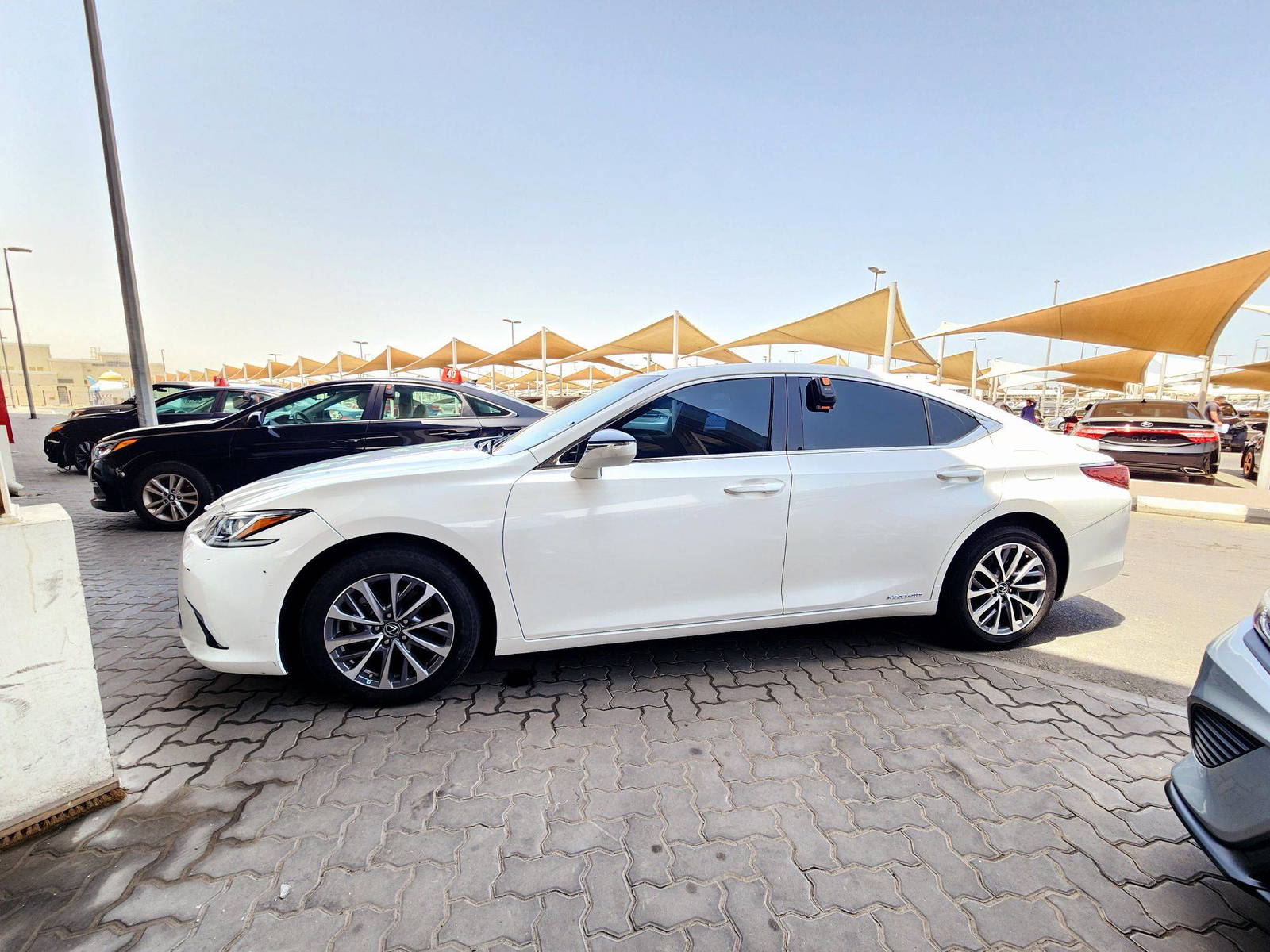 LEXUS ES 300H 2022 - Marhaba Auction Used Cars - Image 5