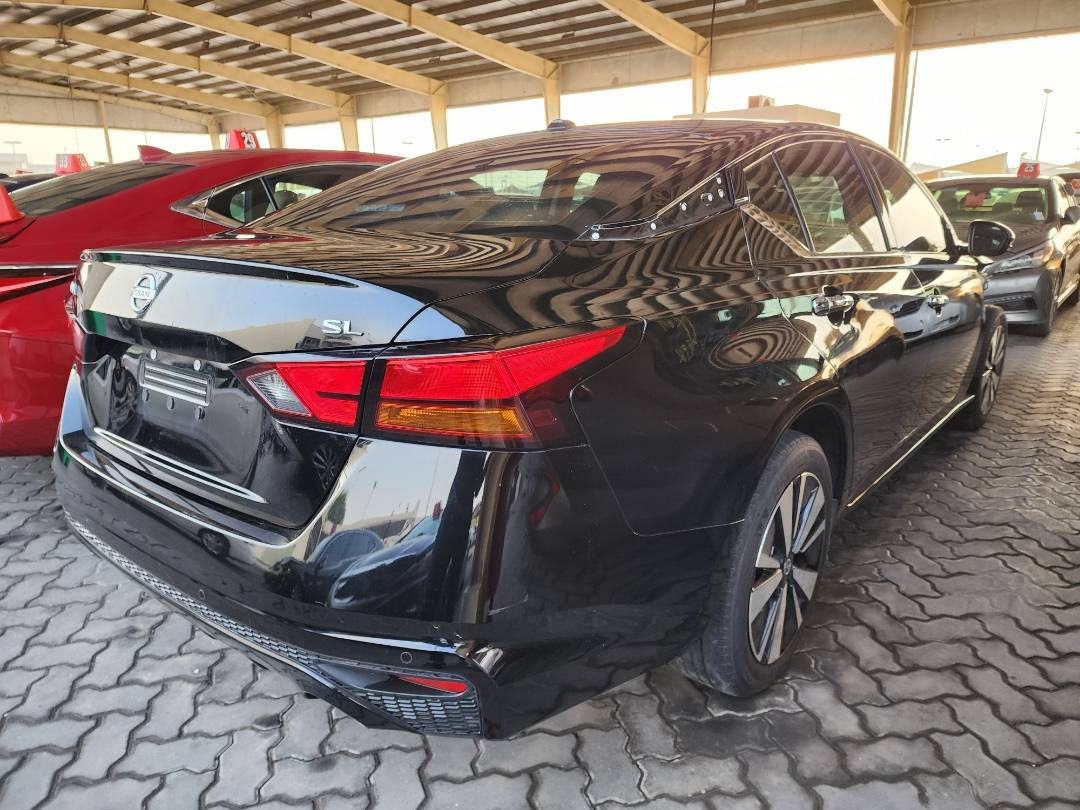2020 NISSAN ALTIMA — 138680 Miles — Lot 49151 — Souq - Marhaba Auctions Used Cars - Image 5
