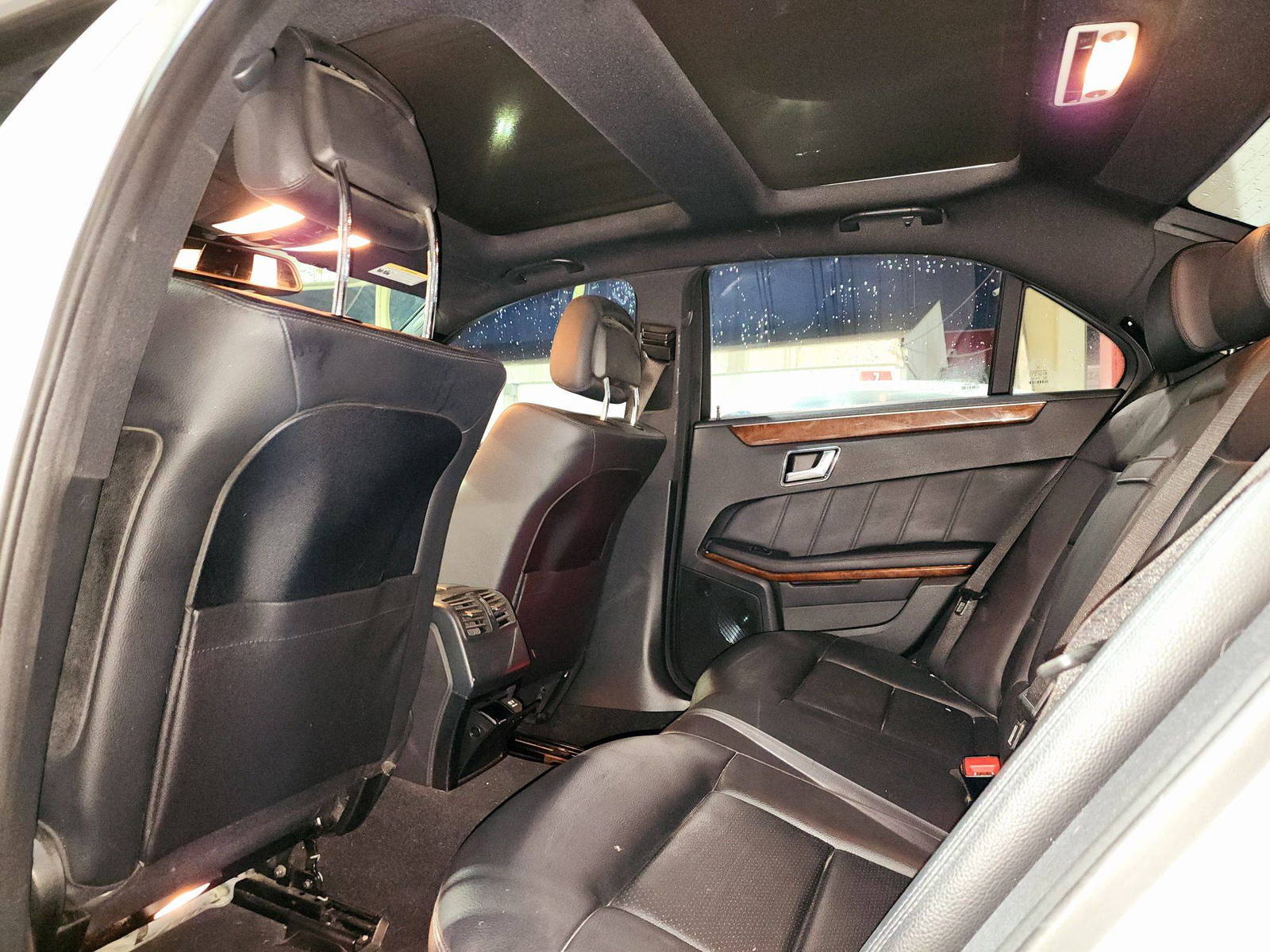 2011 MERCEDES BENZ E 350 — 256492 Miles — Lot 72532434 — Souq - Marhaba Auctions Used Cars - Image 6