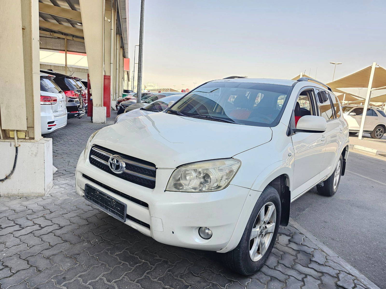 2008 TOYOTA RAV4 — 526850 KM — Lot 31VX85137681 — Souq - Marhaba Auctions Used Cars - Image 5