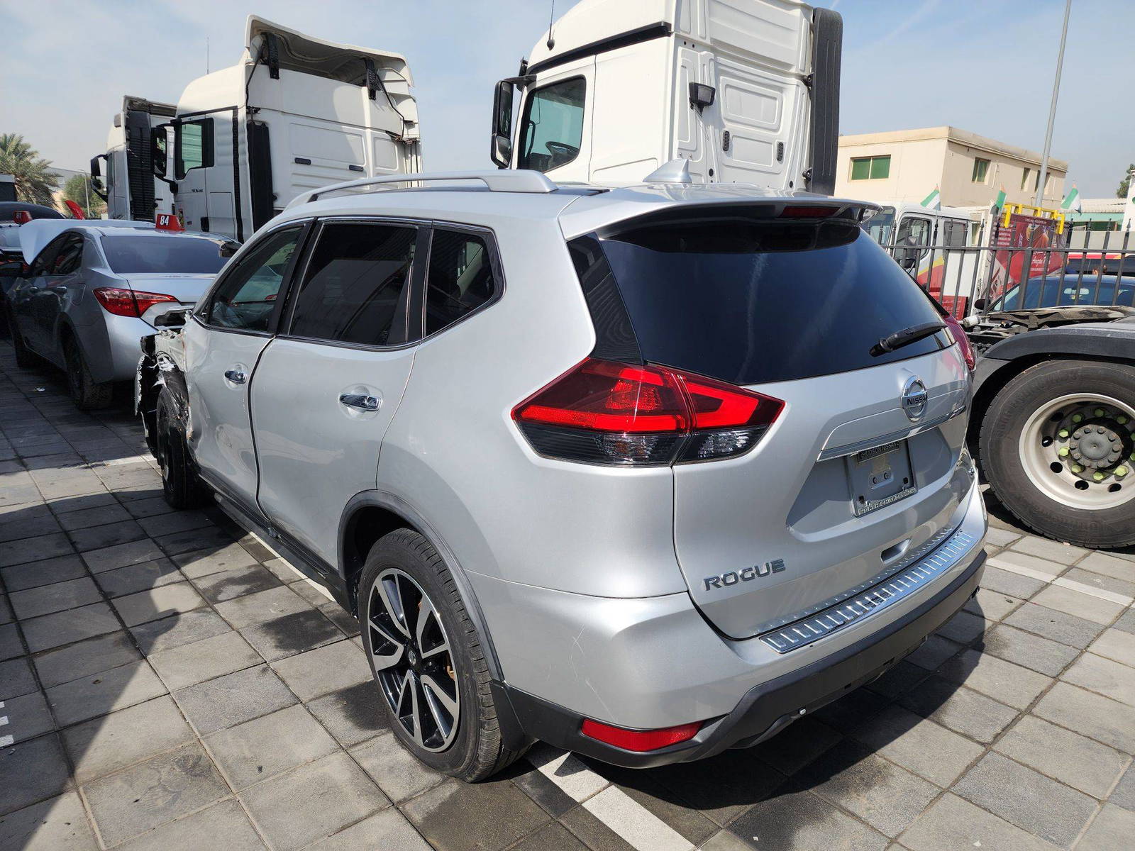 2018 NISSAN ROGUE — 94726 Miles — Lot 490773 — Al Quoz - Marhaba Auctions Used Cars - Image 4