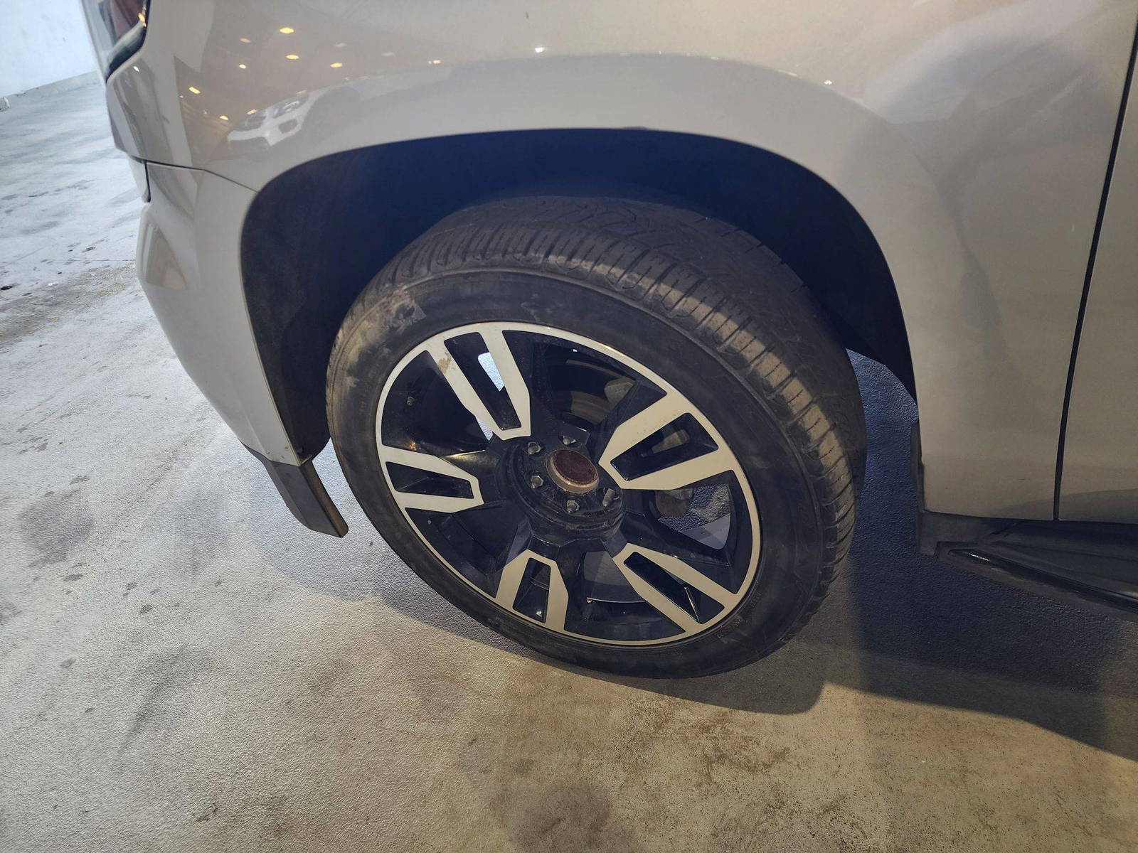 2019 CHEVROLET TAHOE — 131613 Miles — Lot 58583165 — Souq - Marhaba Auctions Used Cars - Image 11