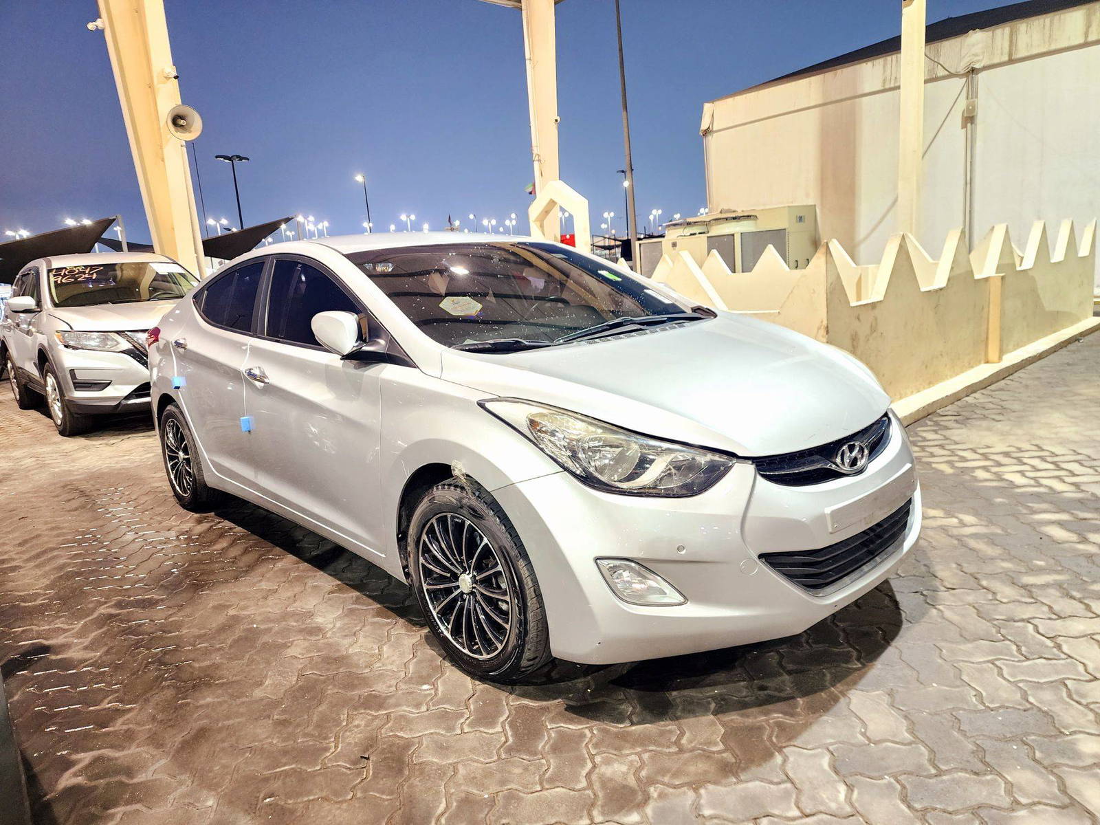 2013 HYUNDAI AVANTE — 156517 KM — Lot 643809 — Souq - Marhaba Auctions Used Cars - Image 4