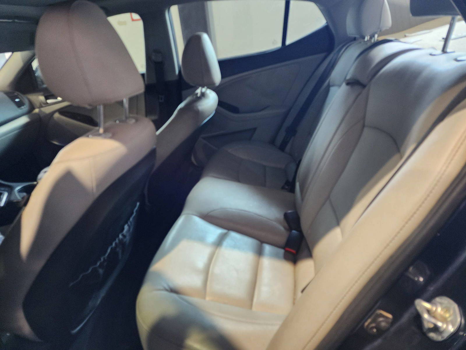 2015 KIA OPTIMA — 199206 Miles — Lot 23692 — Al Quoz - Marhaba Auctions Used Cars - Image 7