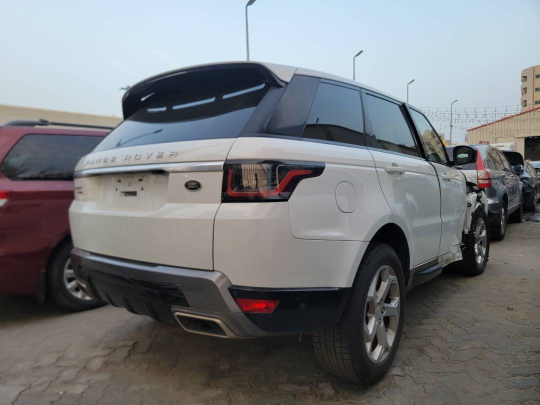 2018 LAND ROVER RANGE ROVER SPORT HSE — 95110 Miles — Lot JA191669 — Main - Marhaba Auctions Used Cars - Image 3