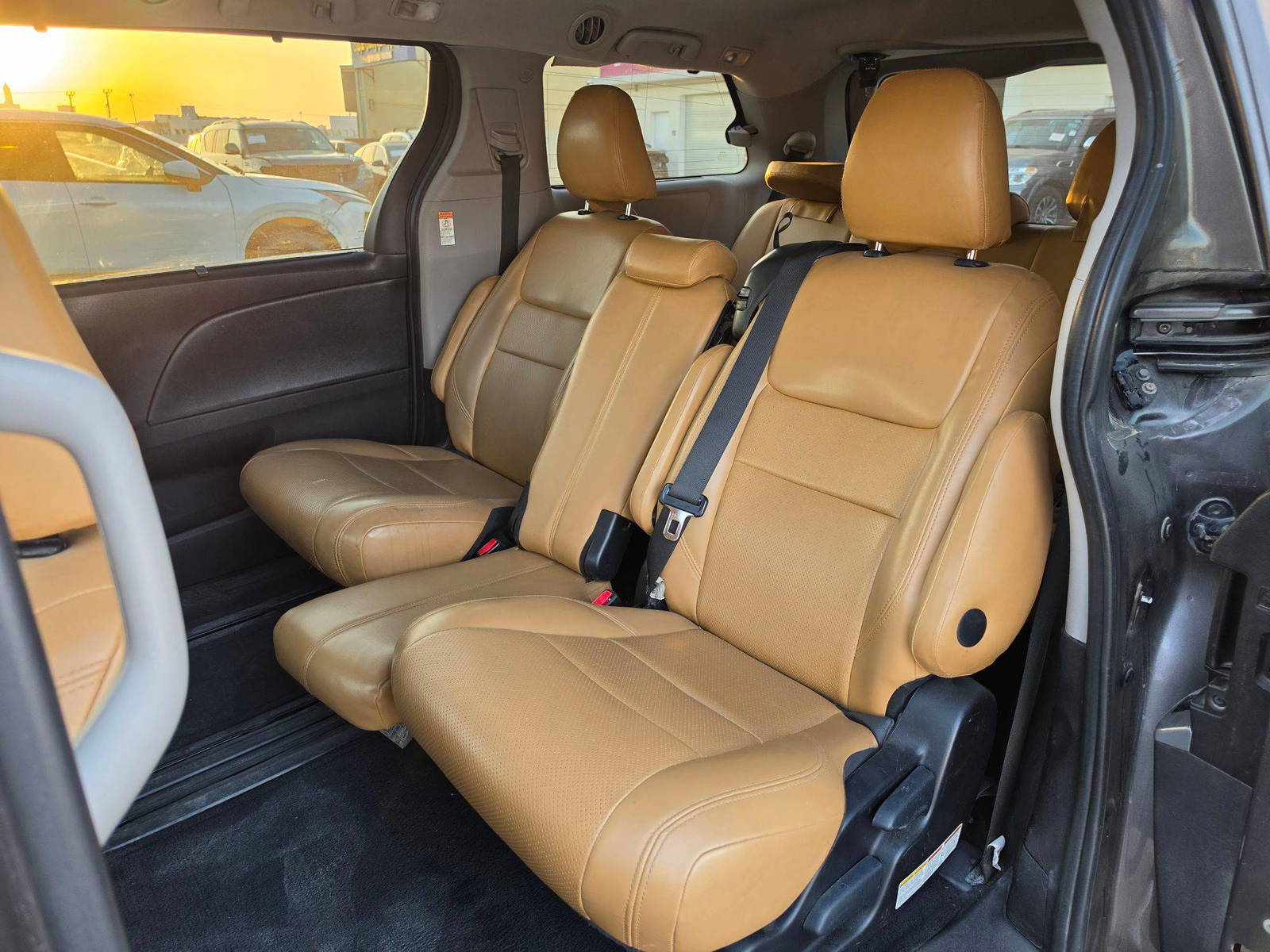 TOYOTA SIENNA 2016 - Marhaba Auction Used Cars - Image 10