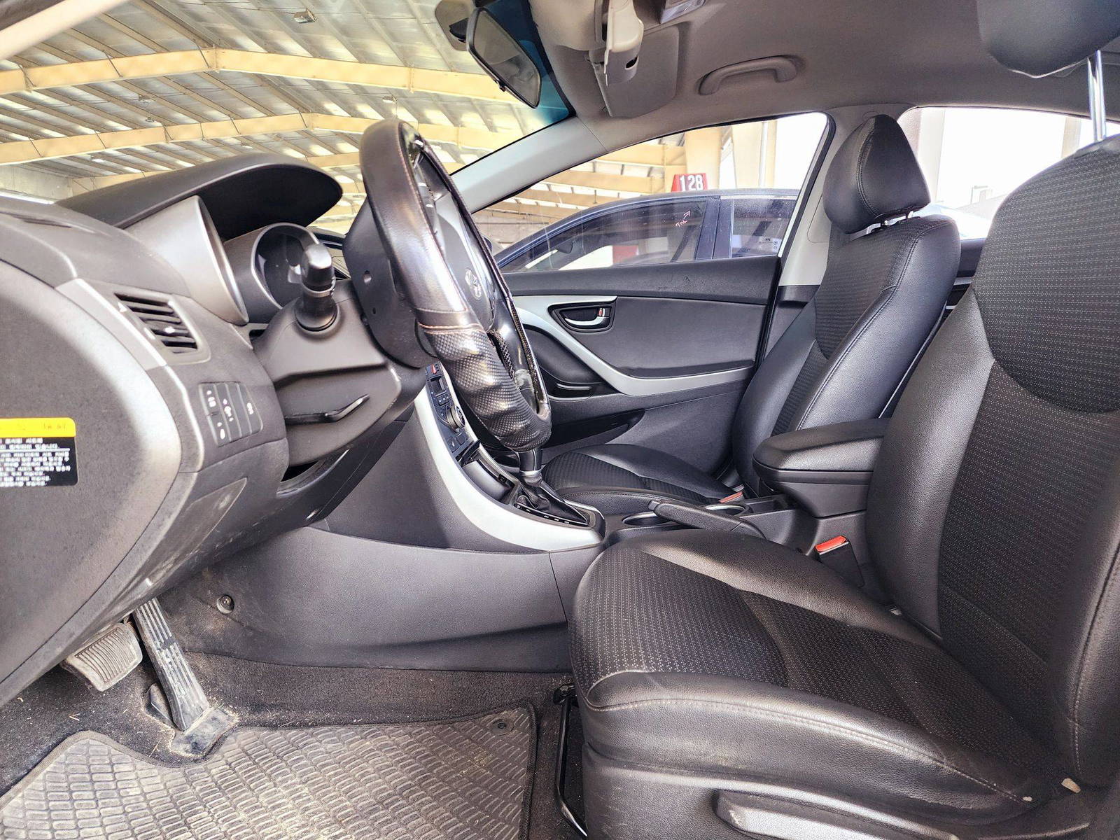 2014 HYUNDAI AVANTE — 209390 KM — Lot 980018 — Souq - Marhaba Auctions Used Cars - Image 8