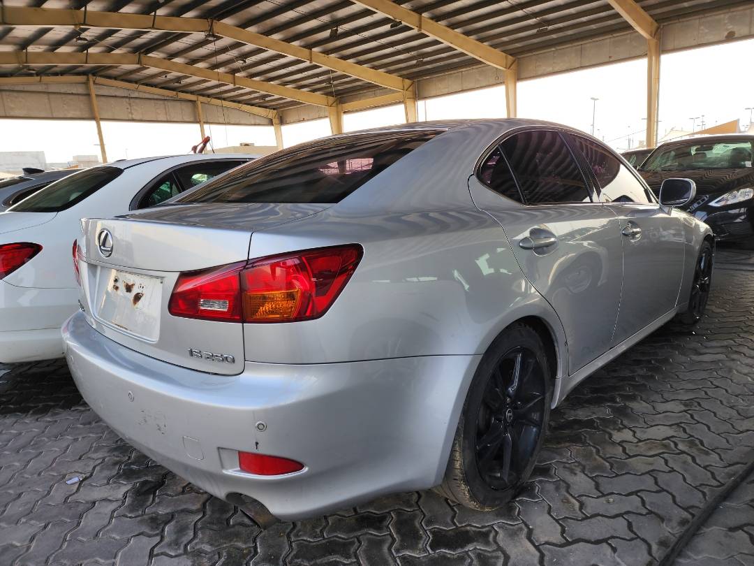 2006 LEXUS IS 250 — 198373 KM — Lot 7967 — Main - Marhaba Auctions Used Cars - Image 5