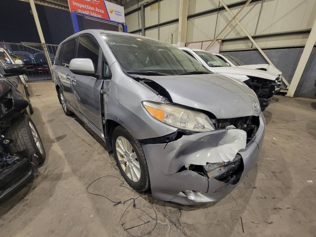 2017 TOYOTA SIENNA — 181422 Miles — Lot 1HS166081 — Main - Marhaba Auctions Used Cars - Image 4