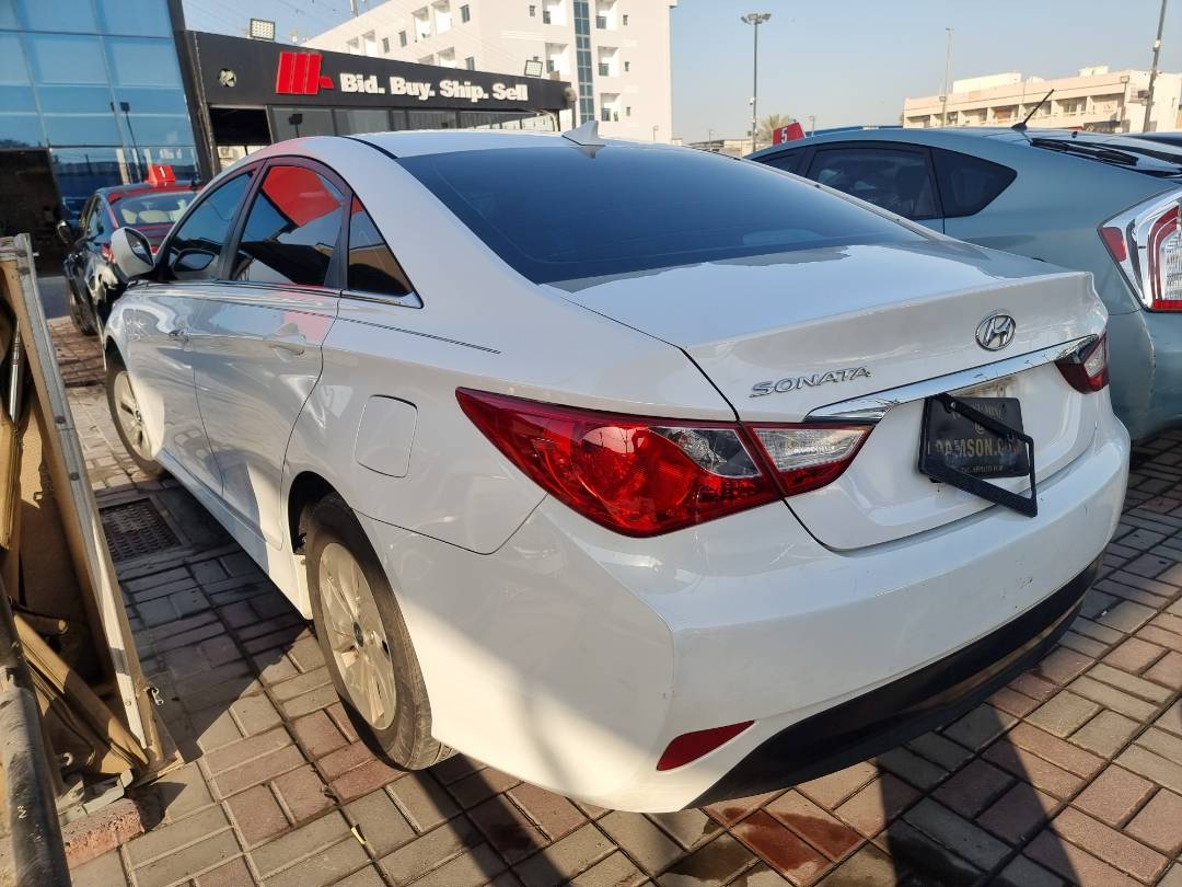 2014 HYUNDAI SONATA — 177801 Miles — Lot 125487 — Ind. 12 - Marhaba Auctions Used Cars - Image 5