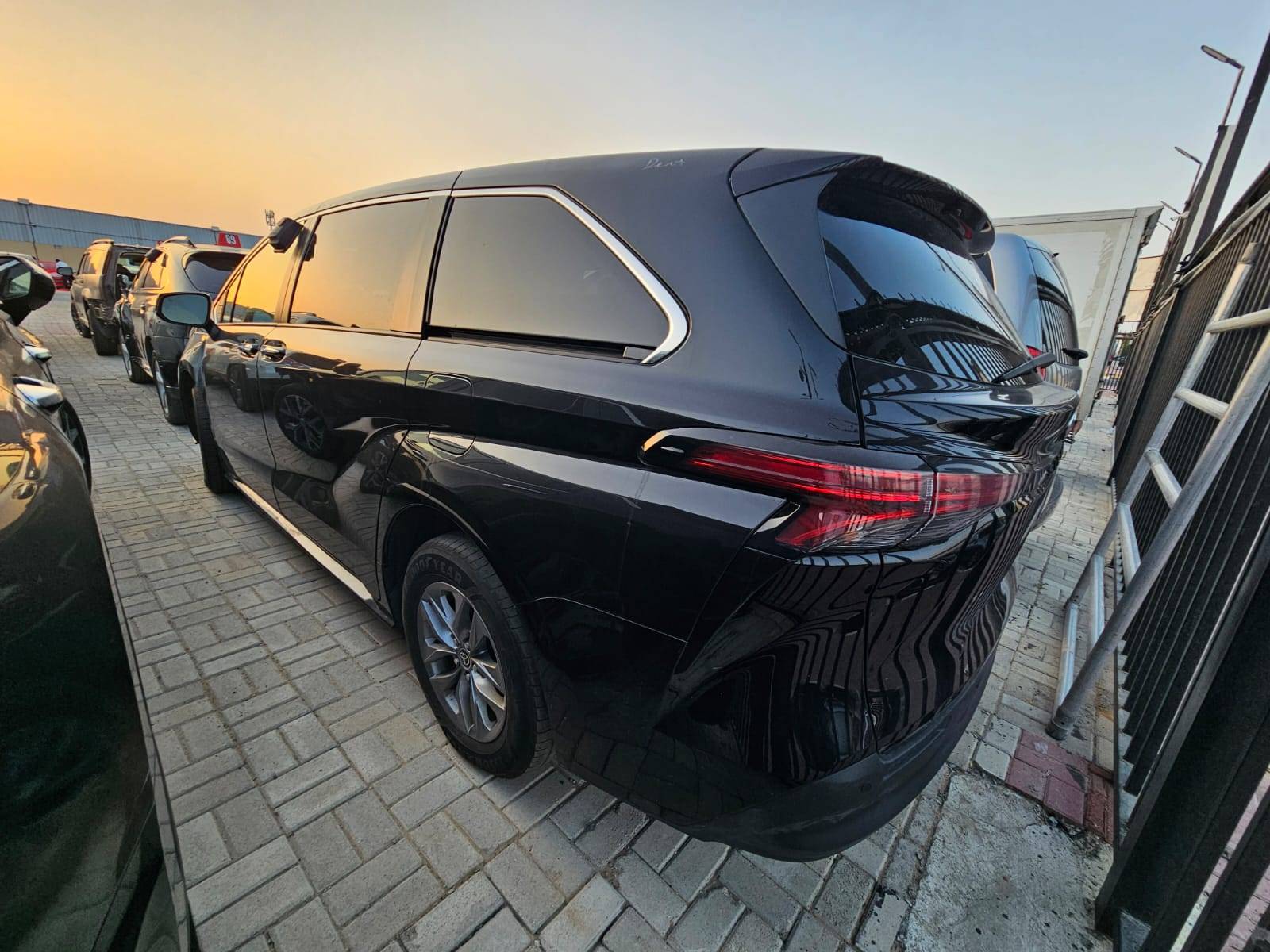 TOYOTA SIENNA 2022 - Marhaba Auction Used Cars - Image 4