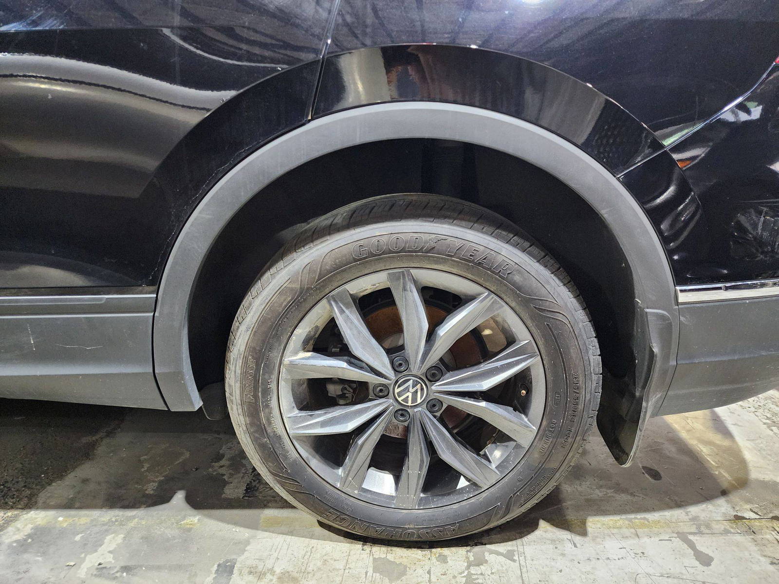 2023 VOLKSWAGEN TIGUAN — 21789 Miles — Lot M090323 — Al Surrah - Marhaba Auctions Used Cars - Image 12