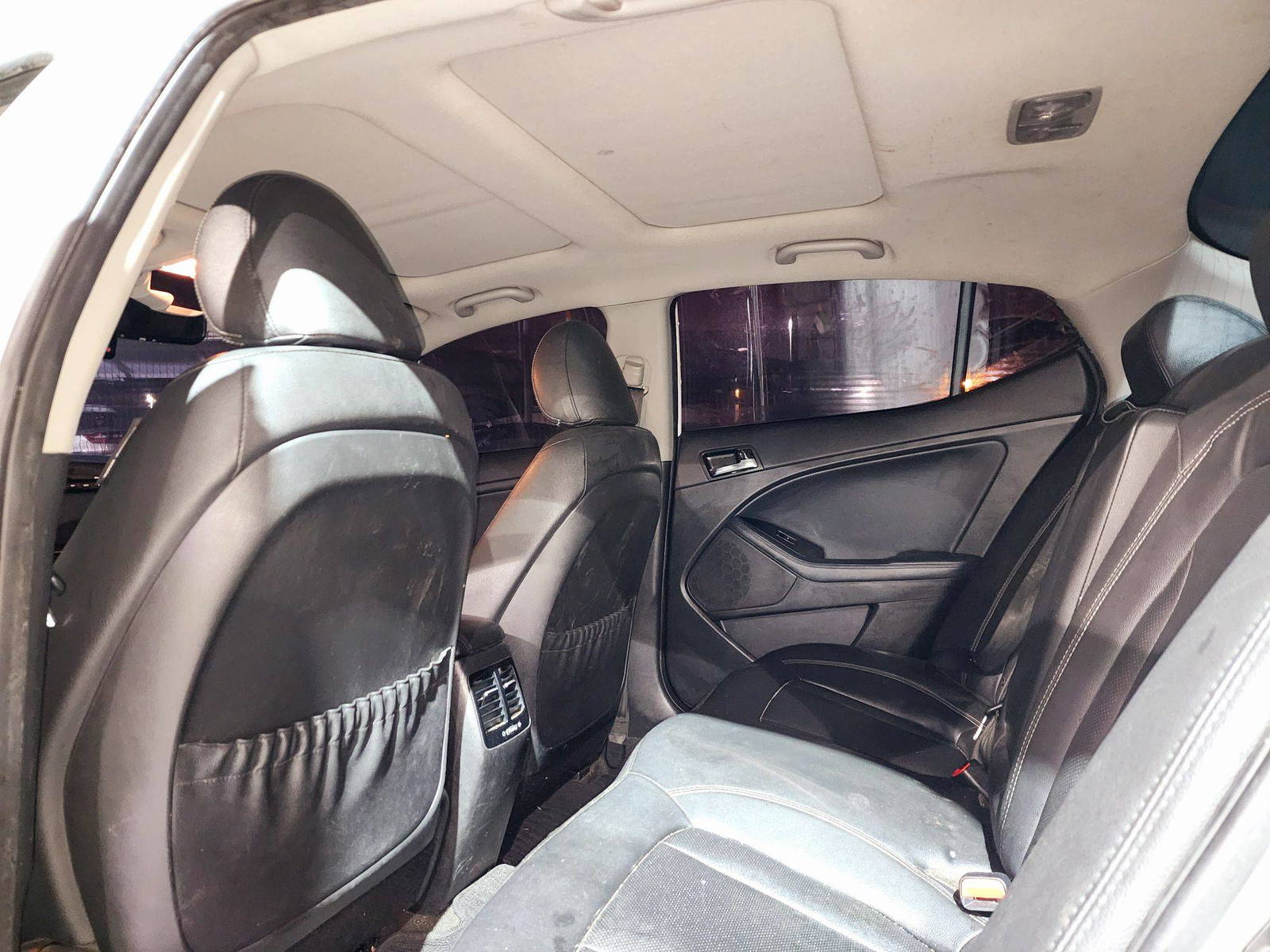 2013 KIA K5 — 206520 KM — Lot 019373 — Souq - Marhaba Auctions Used Cars - Image 6