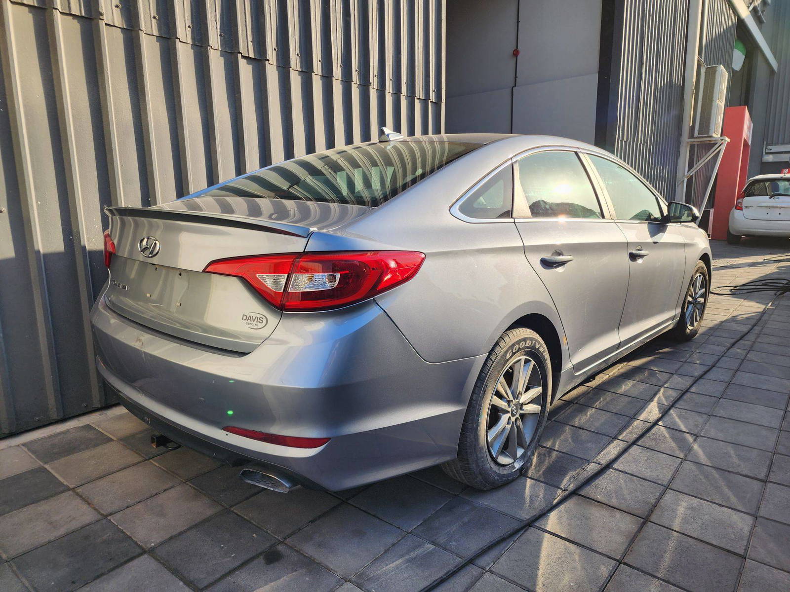 2016 HYUNDAI SONATA — 199686 Miles — Lot 64778774 — Al Quoz - Marhaba Auctions Used Cars - Image 5