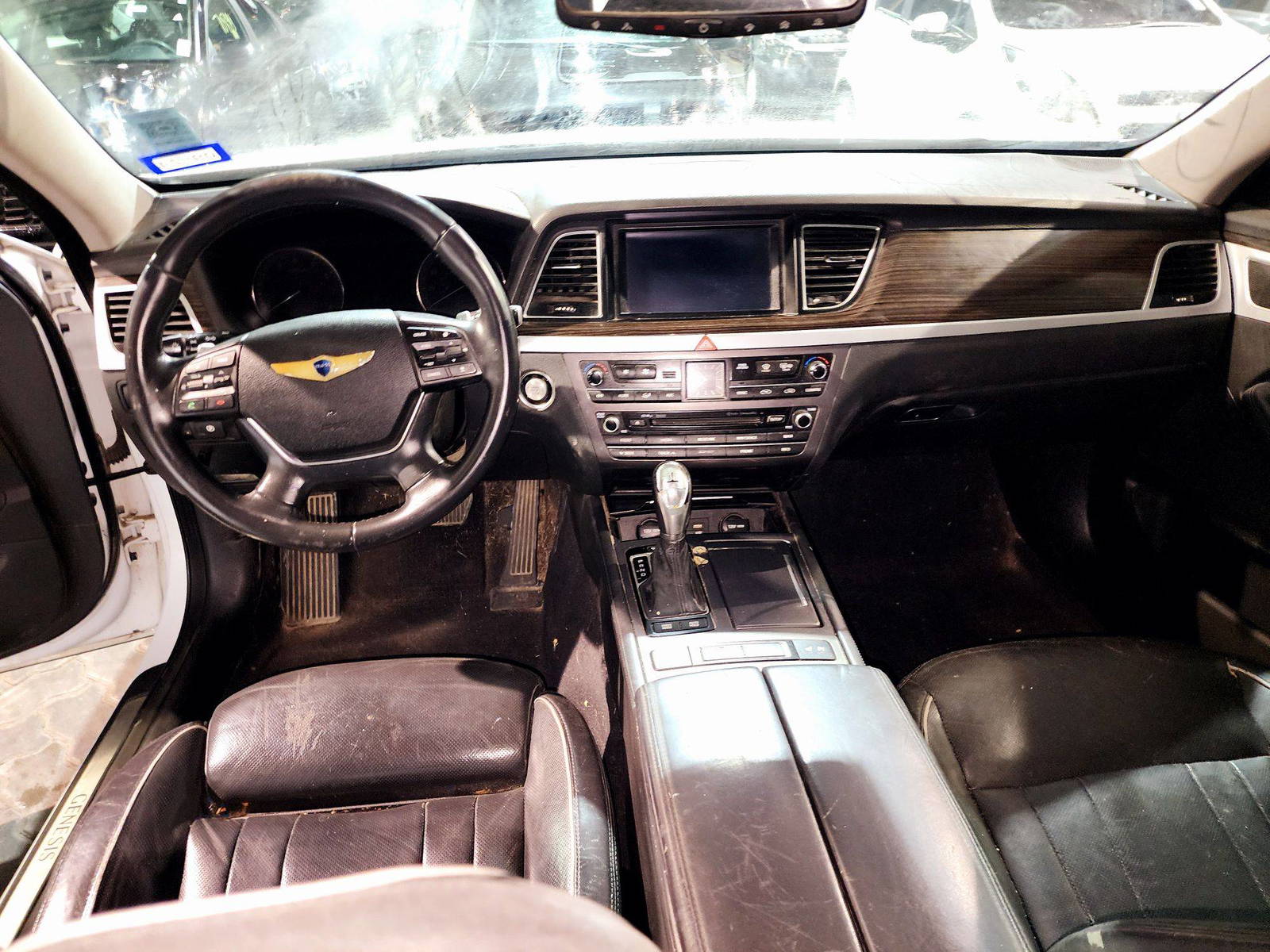 2015 HYUNDAI GENESIS — 137908 Miles — Lot 68289104 — Souq - Marhaba Auctions Used Cars - Image 7