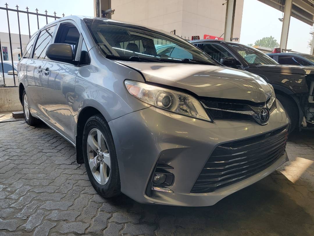 2017 TOYOTA SIENNA — 229590 Miles — Lot 779036 — Main - Marhaba Auctions Used Cars - Image 5