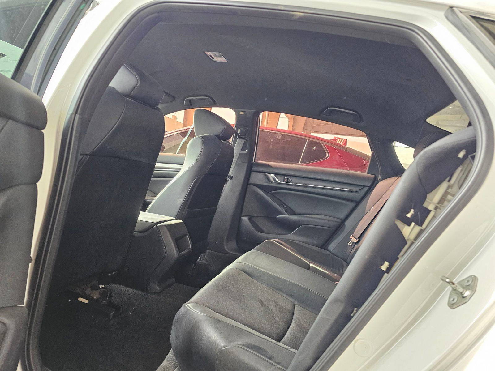 2018 HONDA ACCORD — 159779 KM — Lot V1F39JA080675 — Souq - Marhaba Auctions Used Cars - Image 6