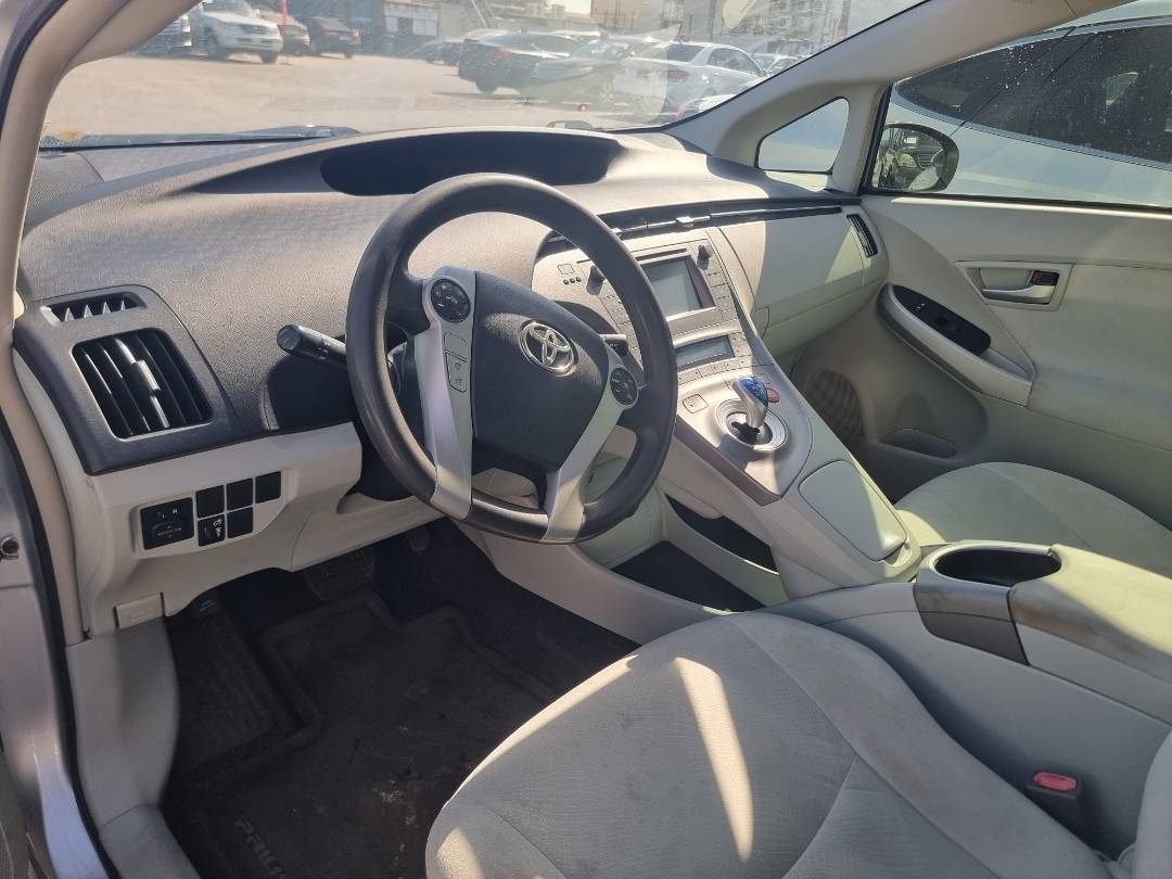 2014 TOYOTA PRIUS — 198613 Miles — Lot 65541085 — Ind. 12 - Marhaba Auctions Used Cars - Image 6