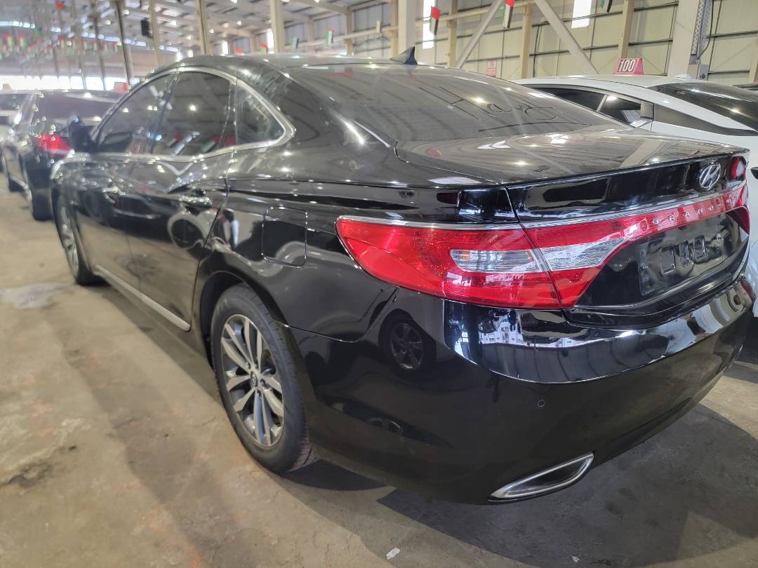 2012 HYUNDAI GRANDEUR — 193273 KM — Lot 129778 — Main - Marhaba Auctions Used Cars - Image 5