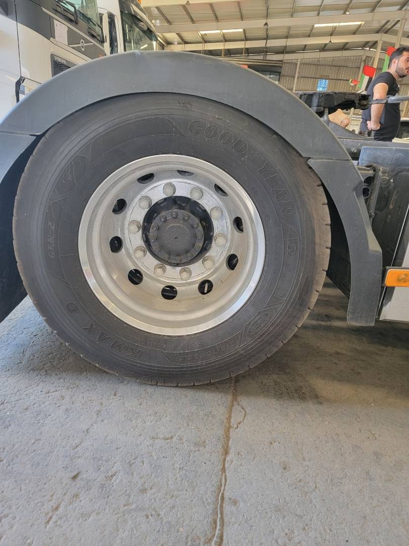 2015 VOLVO FH-Series — 857447 KM — Lot B734042 — Main - Marhaba Auctions Used Cars - Image 16