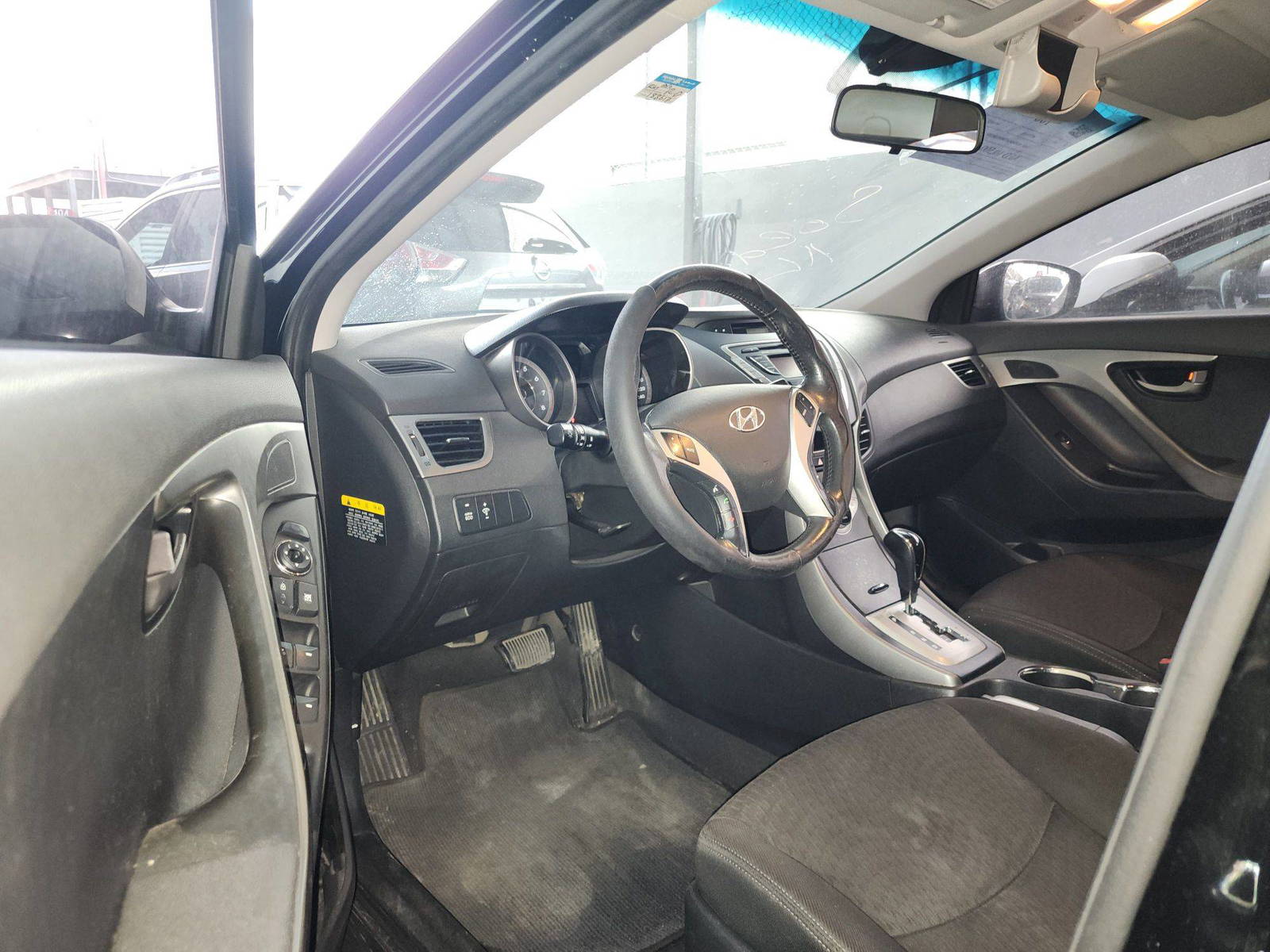 2011 HYUNDAI AVANTE — 188617 KM — Lot 092291 — Souq - Marhaba Auctions Used Cars - Image 9