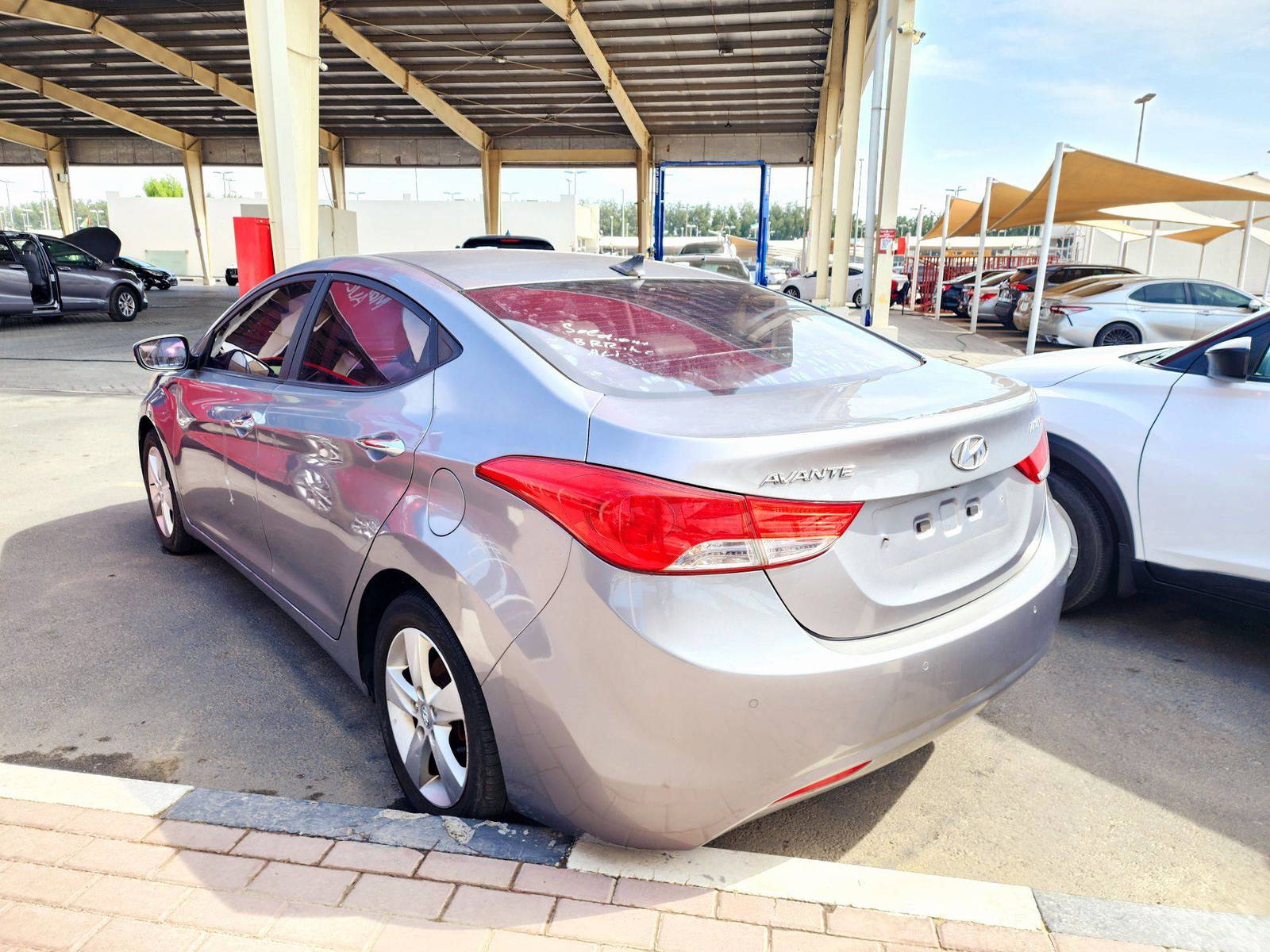 2011 HYUNDAI AVANTE — 175353 KM — Lot U170700 — Souq - Marhaba Auctions Used Cars - Image 4