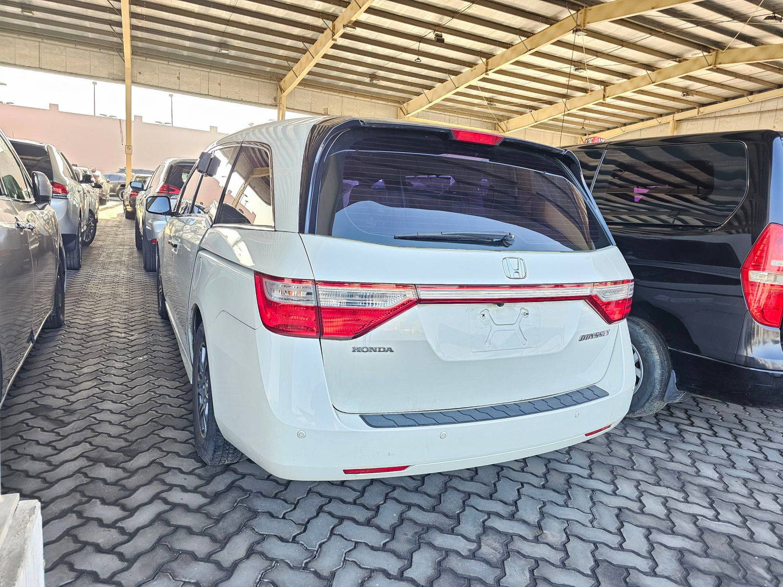2013 HONDA ODYSSEY — 177722 KM — Lot 601034 — Souq - Marhaba Auctions Used Cars - Image 3