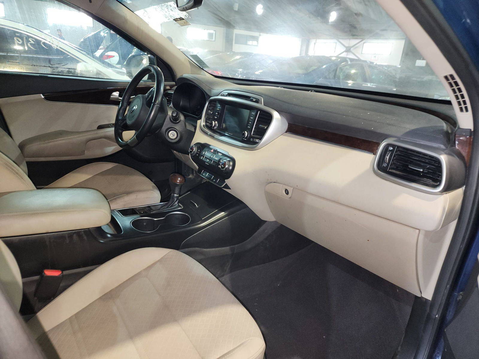 2018 KIA SORENTO — 105319 Miles — Lot 52875634 — Al Quoz - Marhaba Auctions Used Cars - Image 9
