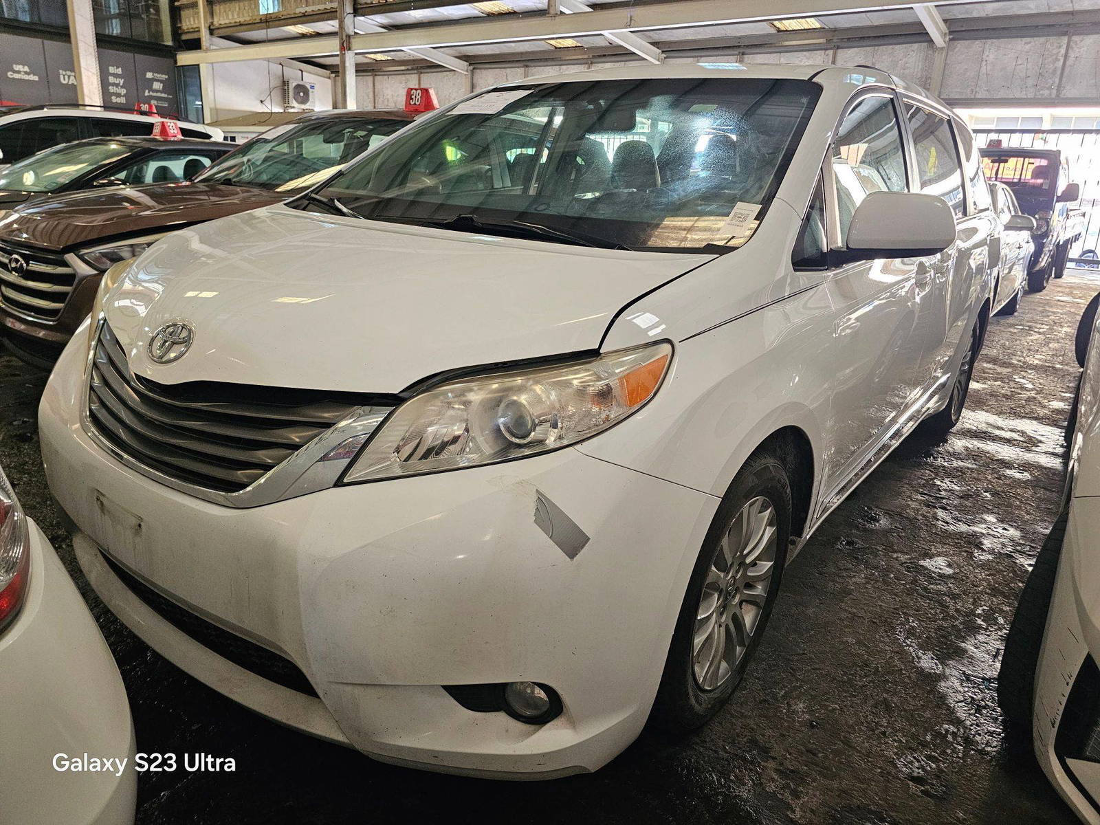 2013 TOYOTA SIENNA — 171225 Miles — Lot 43000526 — Main - Marhaba Auctions Used Cars - Image 5