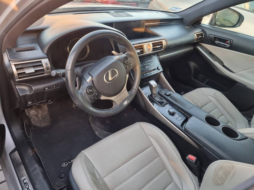 2014 LEXUS IS 250 — 135489 Miles — Lot 5002330 — Ind. 12 - Marhaba Auctions Used Cars - Image 7