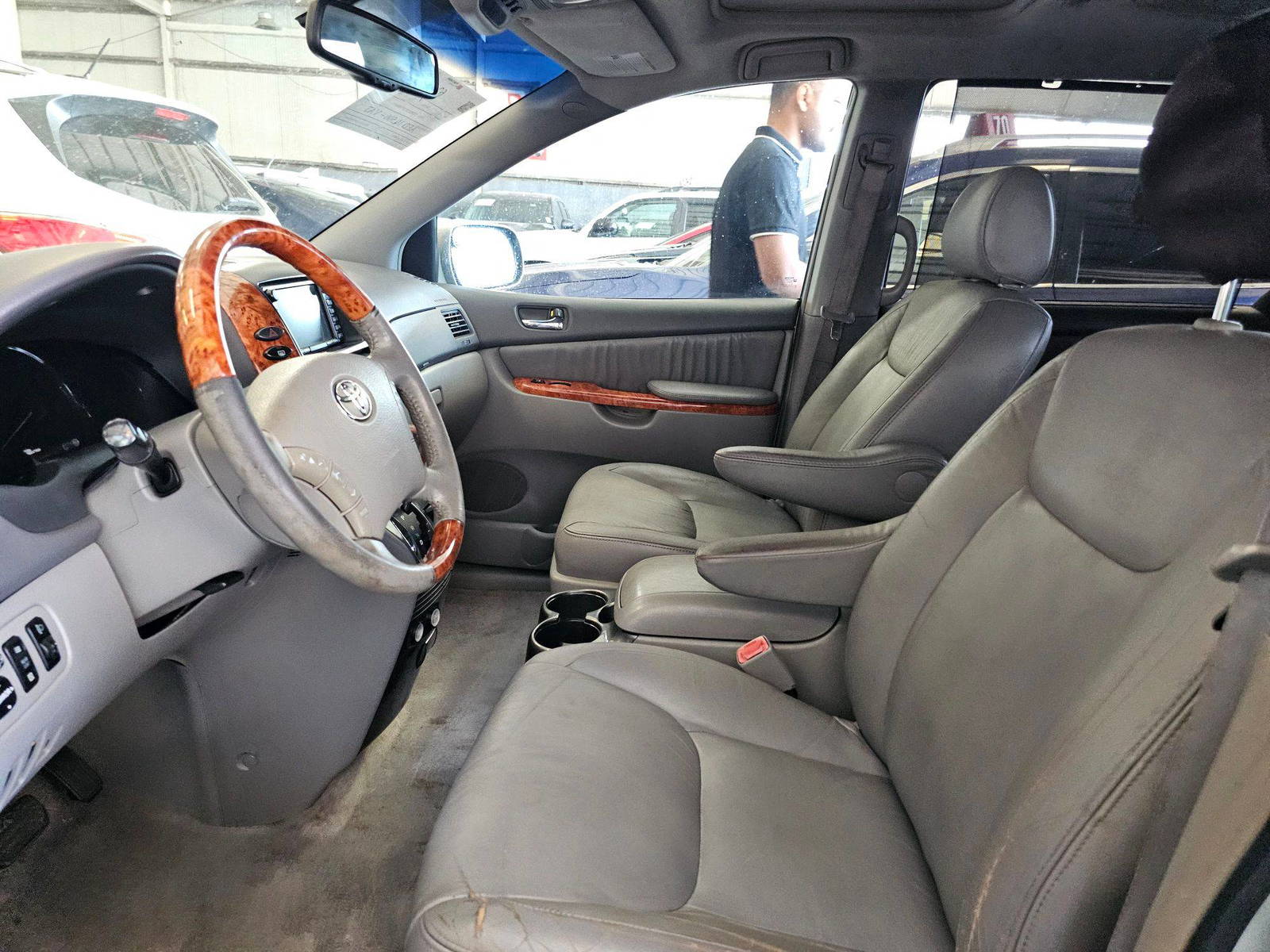 TOYOTA SIENNA 2007 - Marhaba Auction Used Cars - Image 9