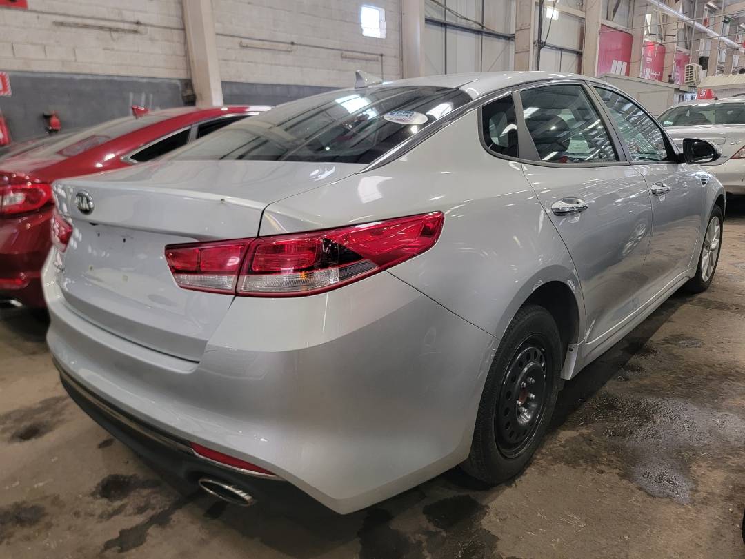 2017 KIA OPTIMA — 197016 Miles — Lot 38829324 — Souq - Marhaba Auctions Used Cars - Image 5