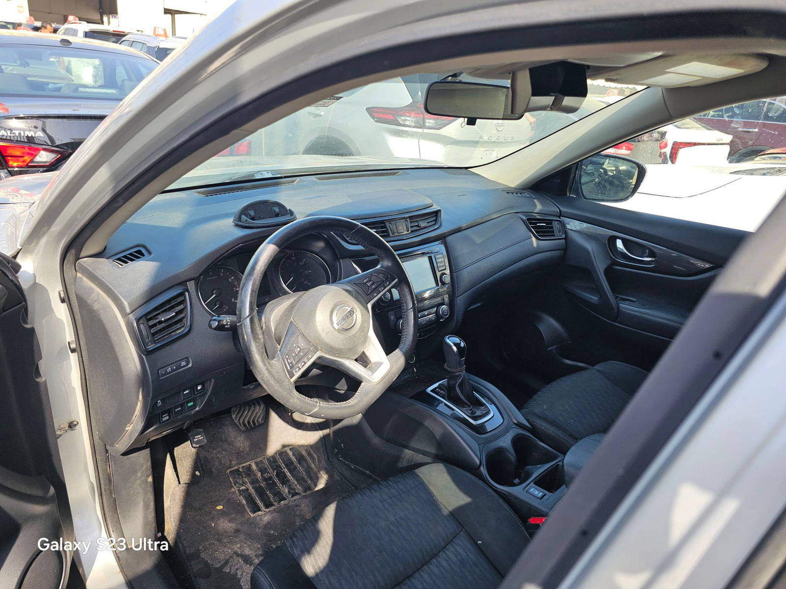 NISSAN ROGUE 2018 - Marhaba Auction Used Cars - Image 8