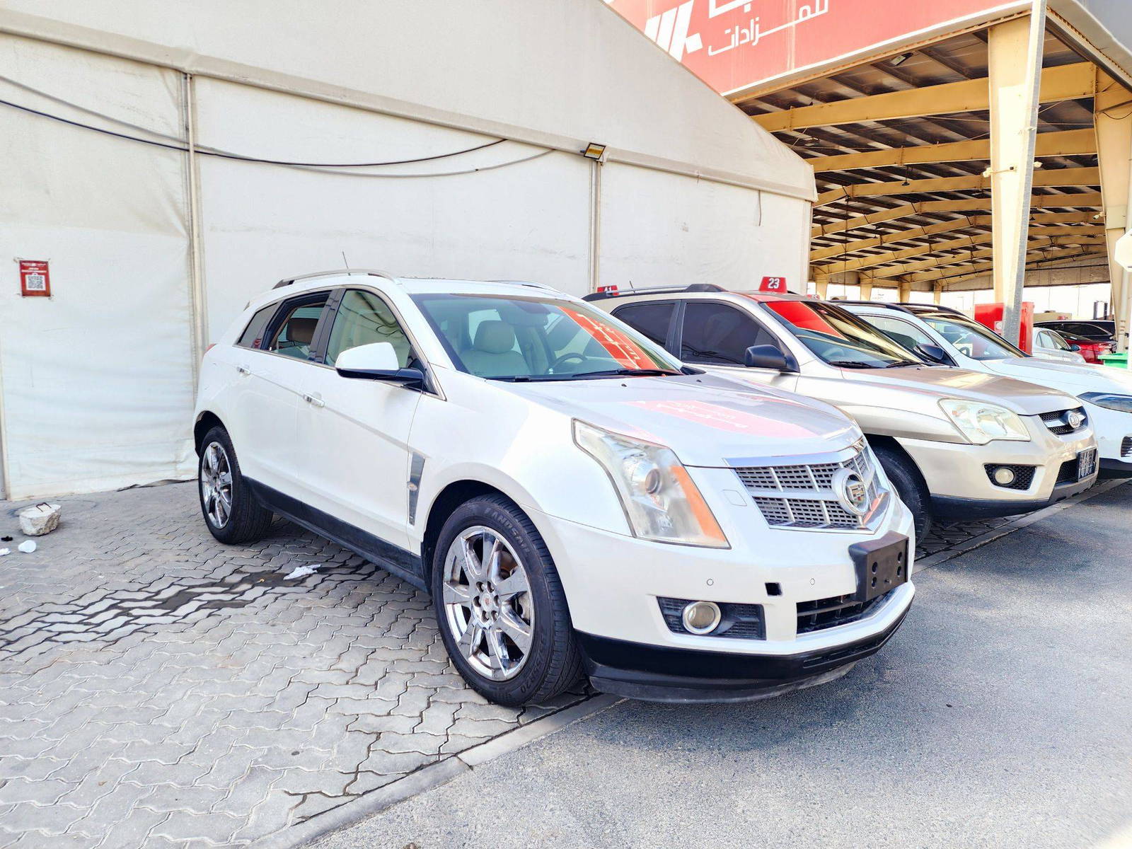 2012 CADILLAC SRX LUXURY — 268902 KM — Lot CS568731 — Souq - Marhaba Auctions Used Cars - Image 4