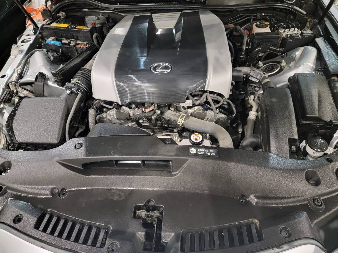 2021 LEXUS IS-350 — 2032 KM — Lot 037391 - Marhaba Auctions Used Cars - Image 6