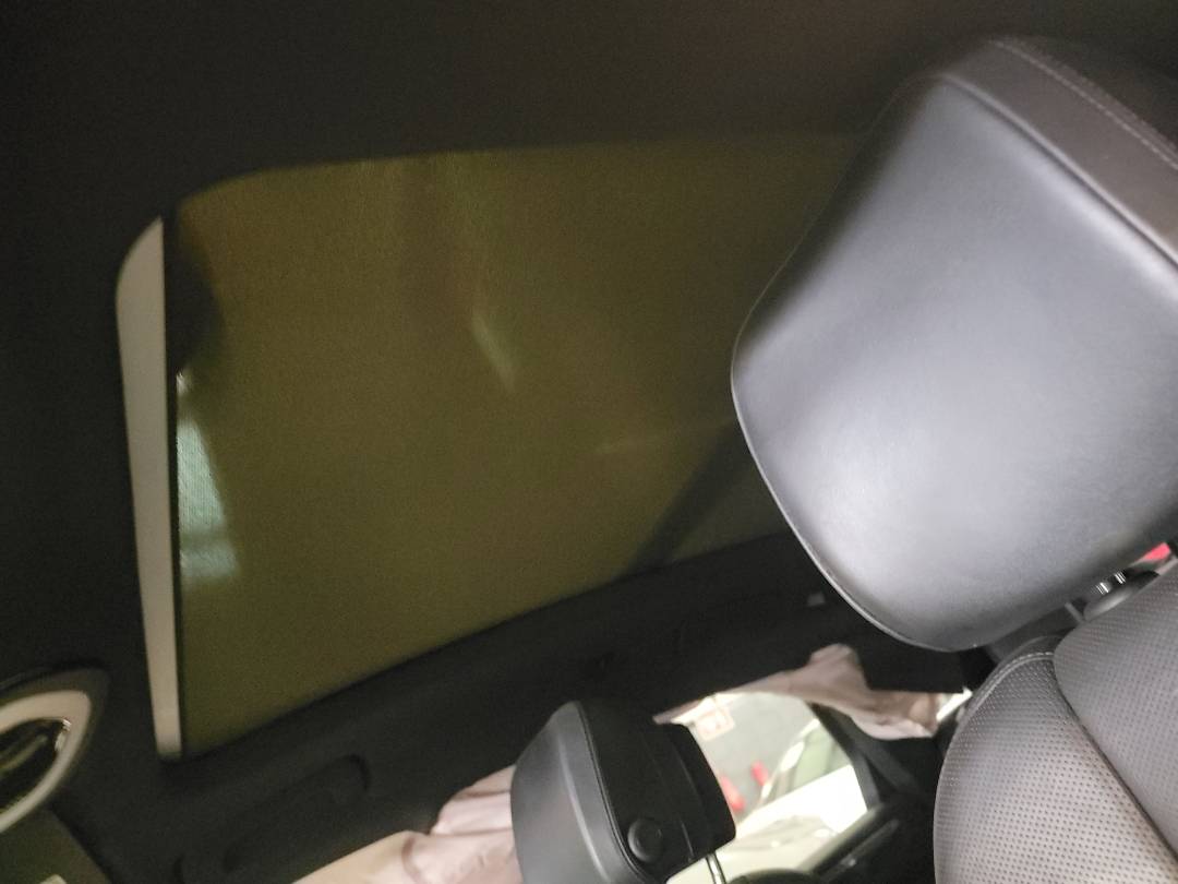 PORSCHE MACAN 2018 - Marhaba Auction Used Cars - Image 9